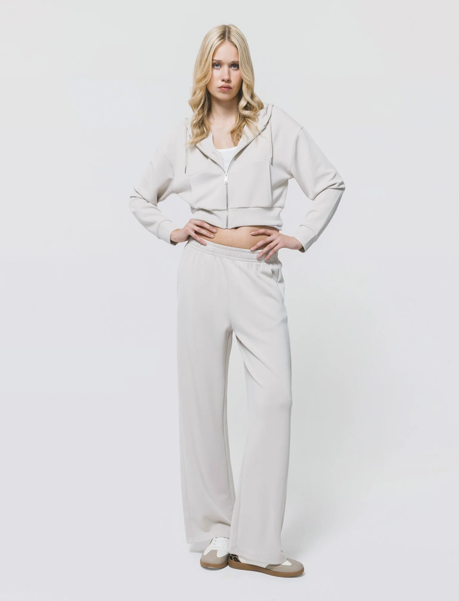 Felpa Crop con Cappuccio e Zip - Beige grano - Image 3