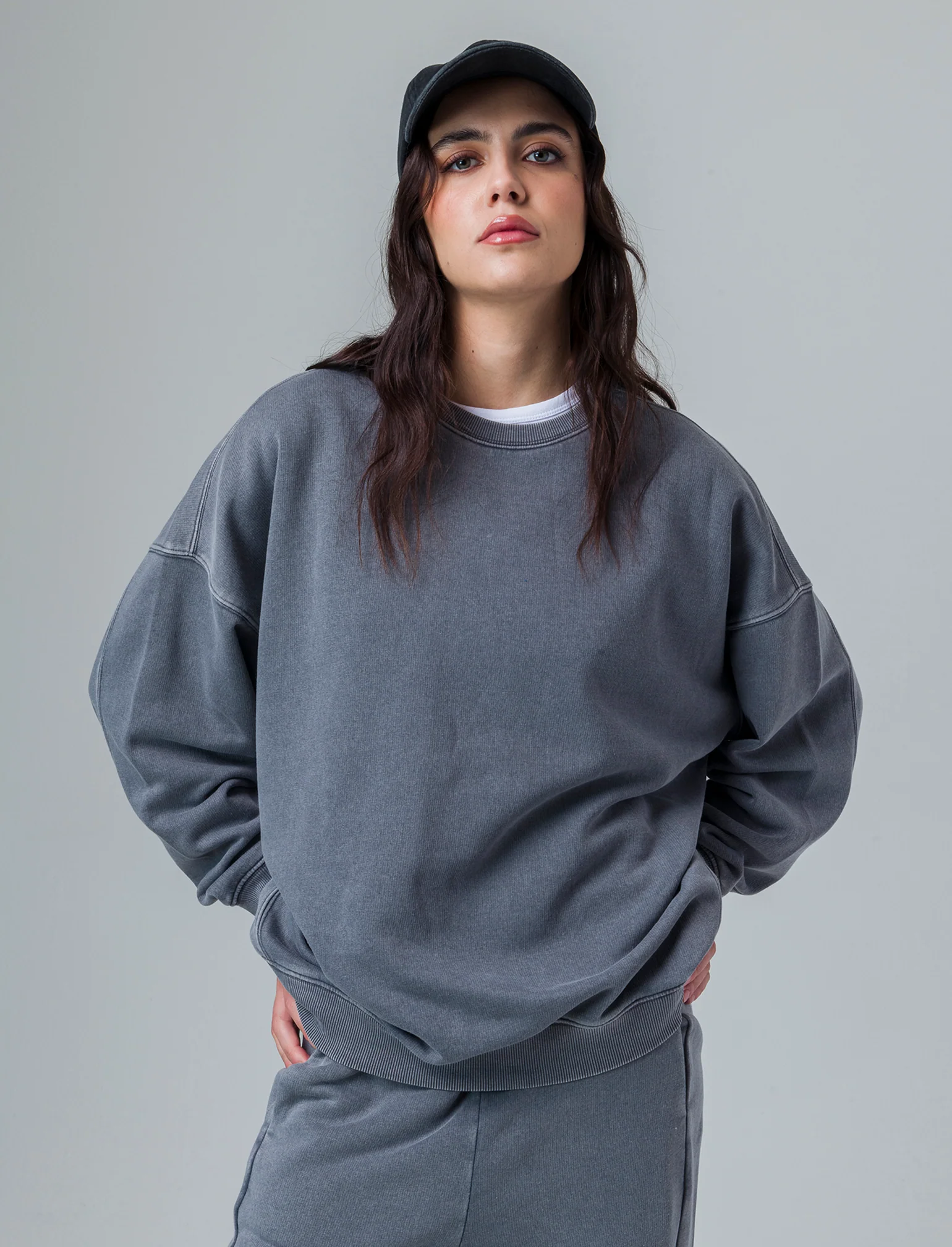 Felpa girocollo lavaggio acidato da donna - Grigio piombo