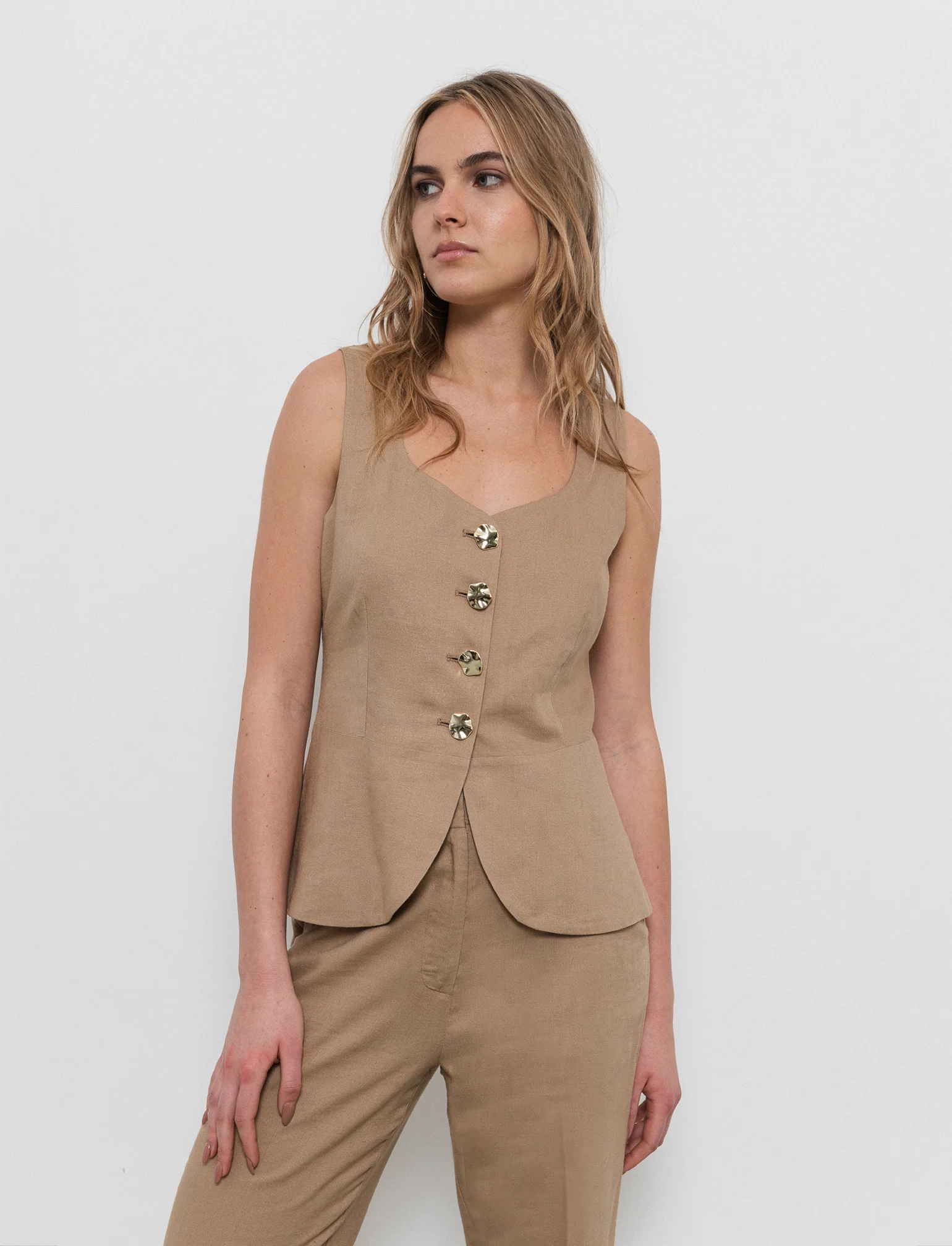 Gilet con bottoni gioiello da donna - Caramello - Image 3