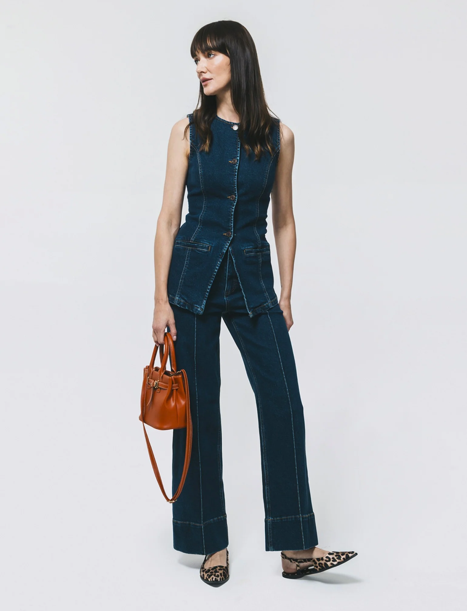 Gilet in denim lungo con bottoni e tasche - DENIM SCURO - Image 3