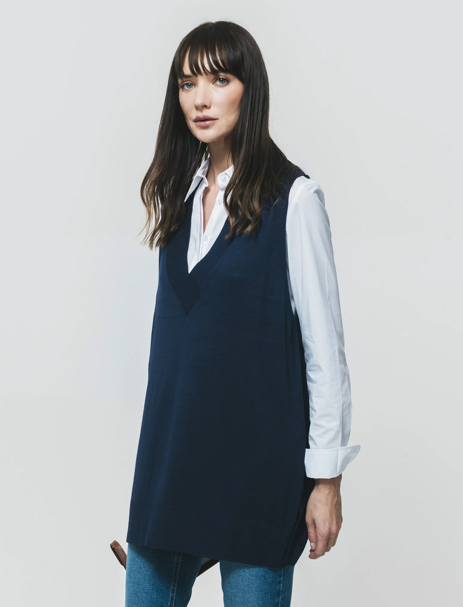 Gilet lungo con scollo a V e spacchi laterali - Blu - Image 4