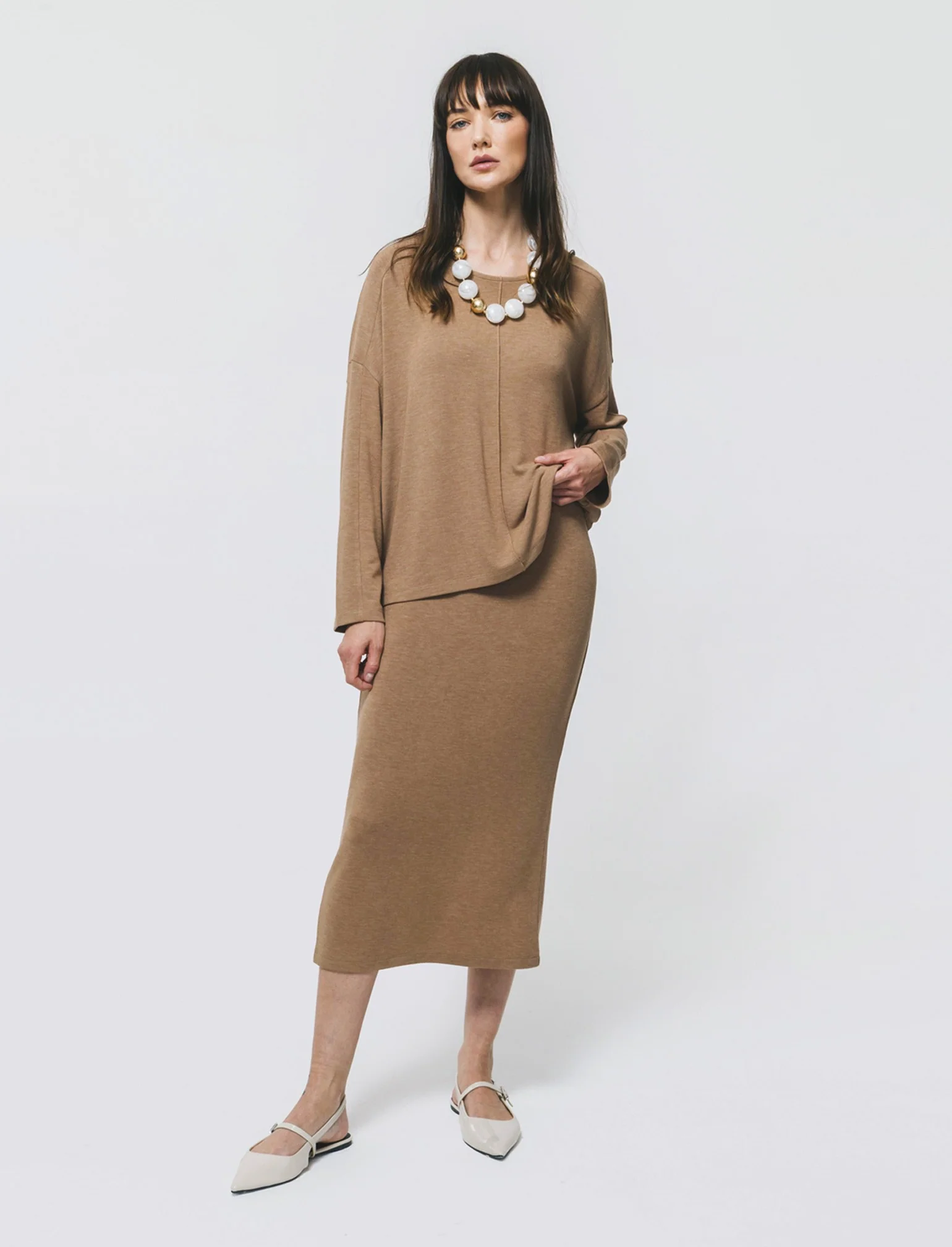 Gonna a tubino con elastico e spacco - Cammello - Image 3