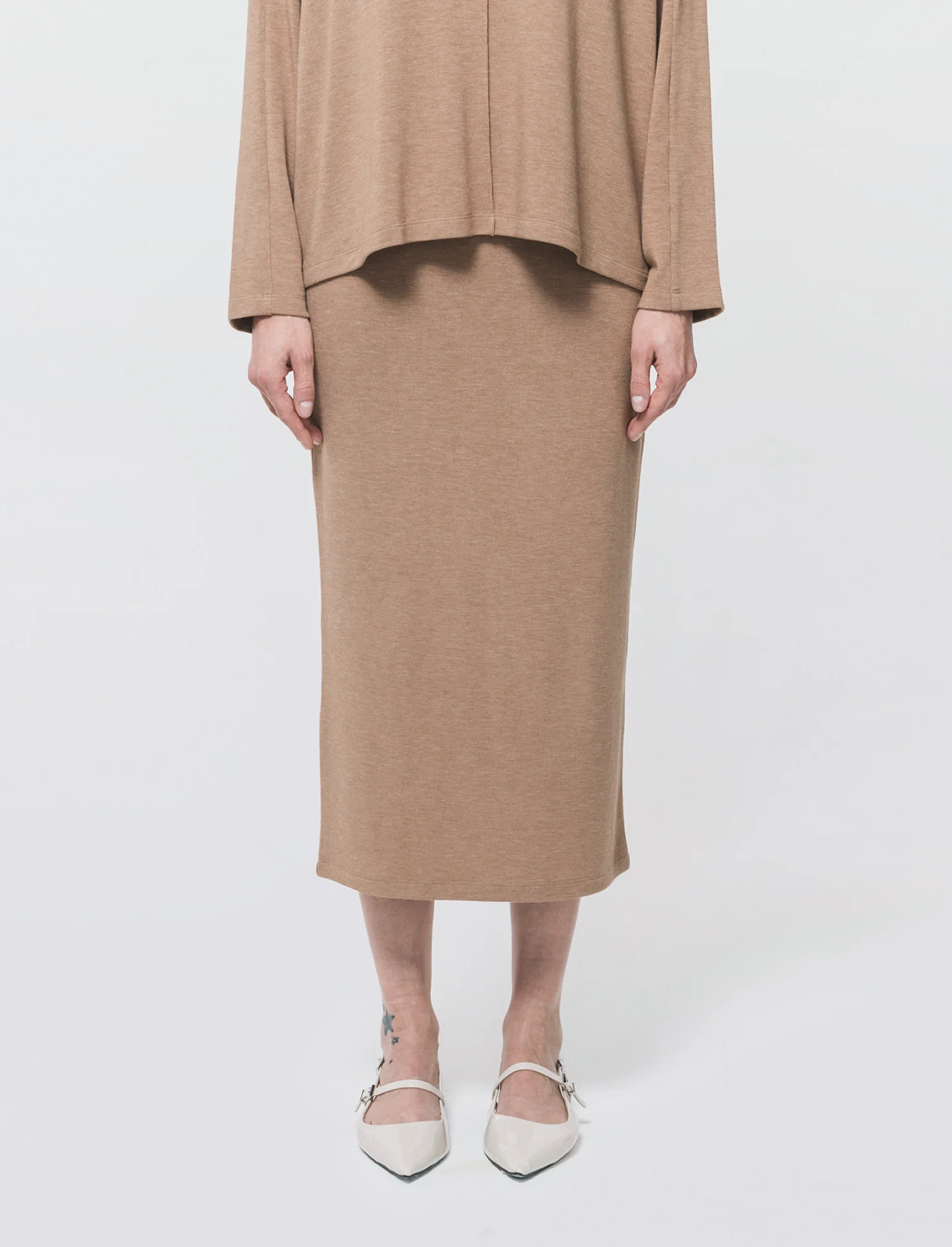 Gonna a tubino con elastico e spacco - Cammello - Image 4