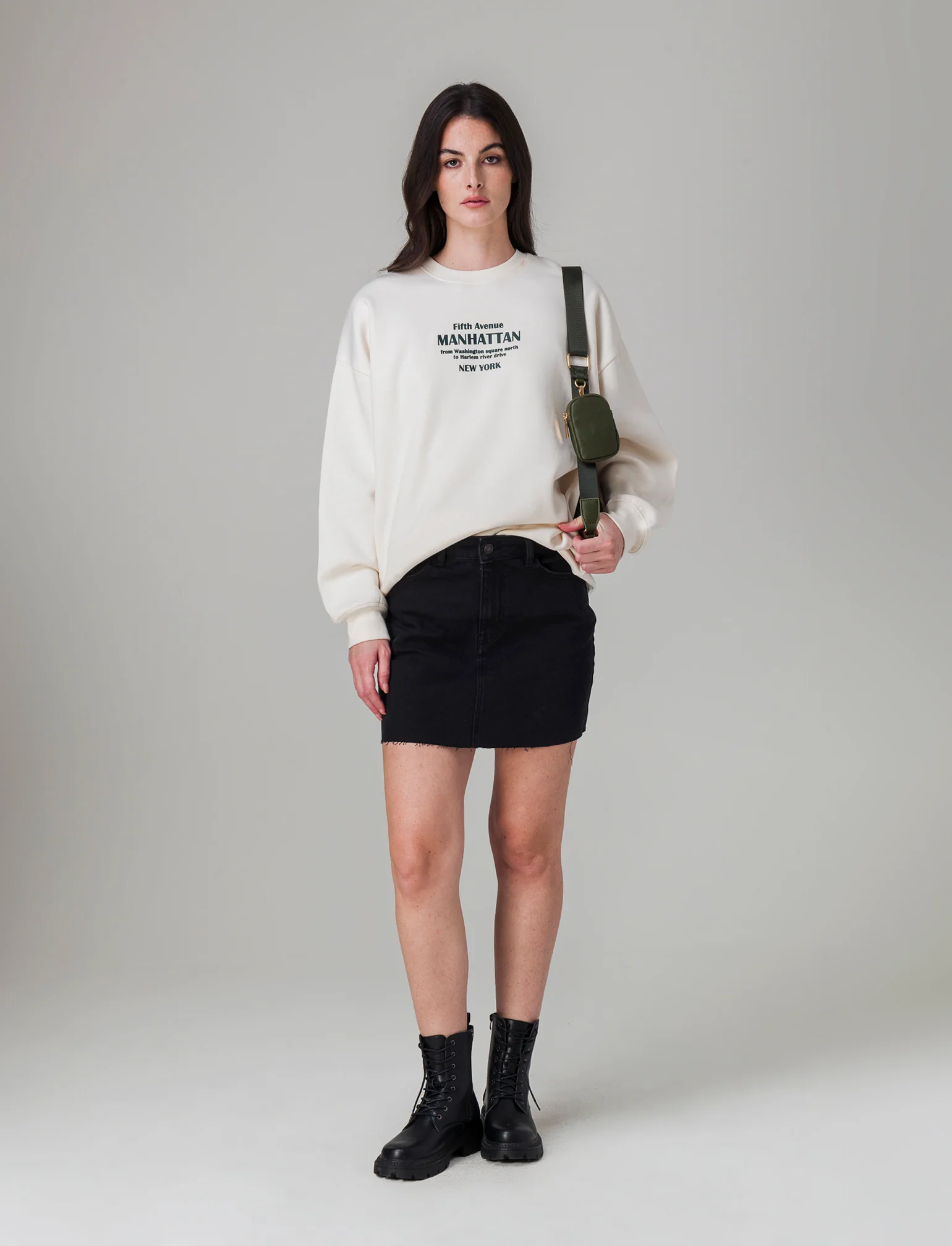 Gonna corta in denim da donna - Nero - Image 3