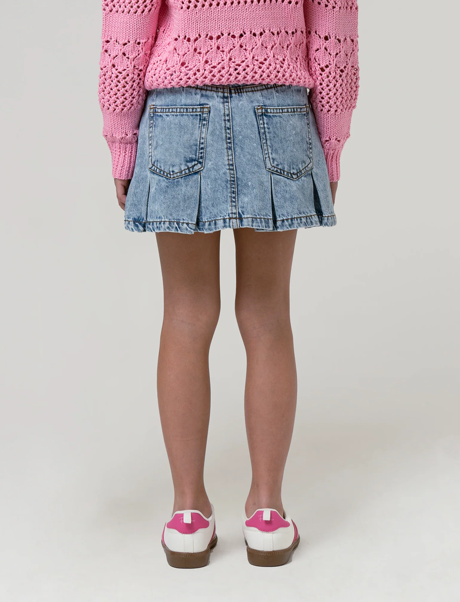 Gonna in denim con tasconi da bambina - Denim - Image 2