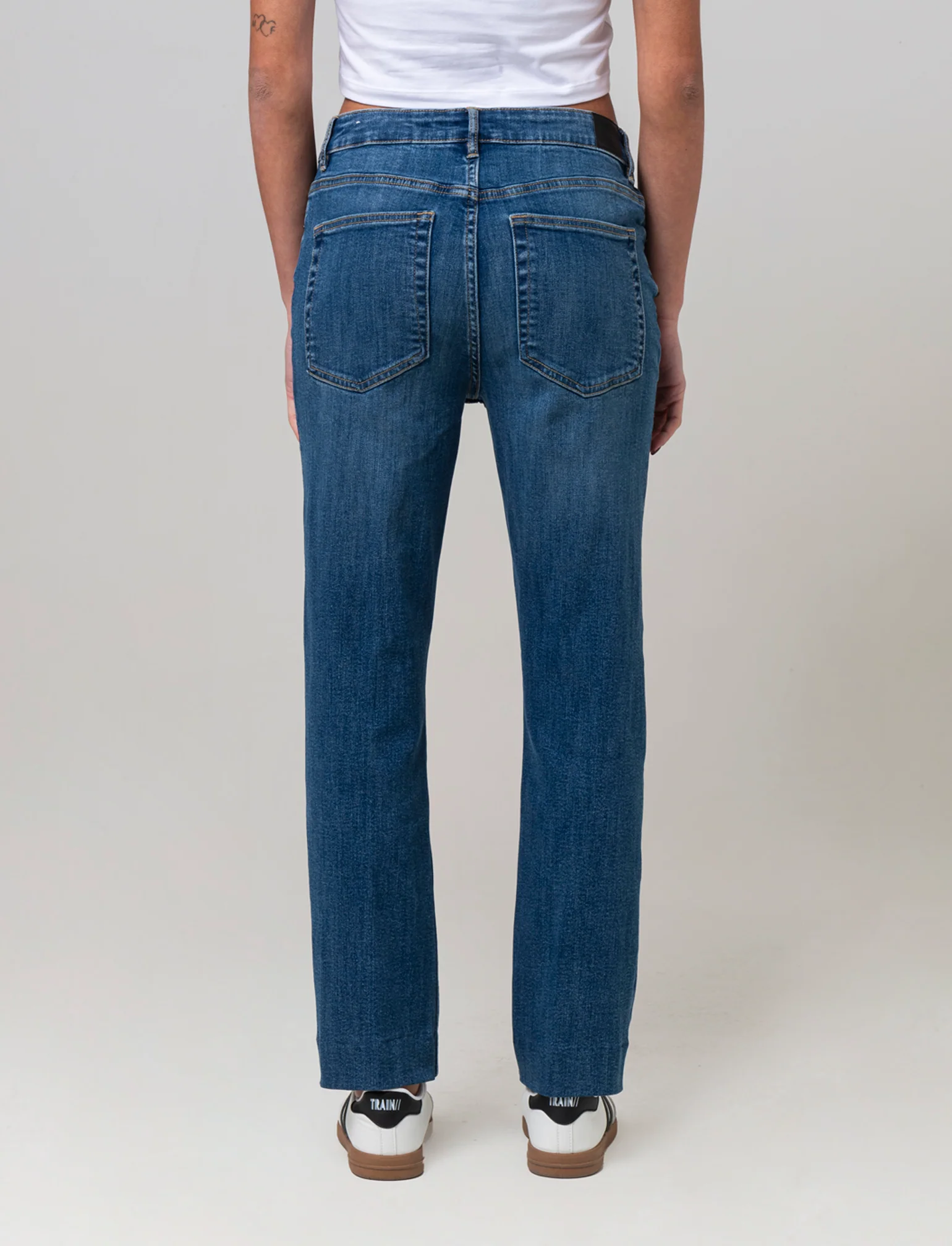 Jeans a gamba larga alla caviglia da donna - Denim