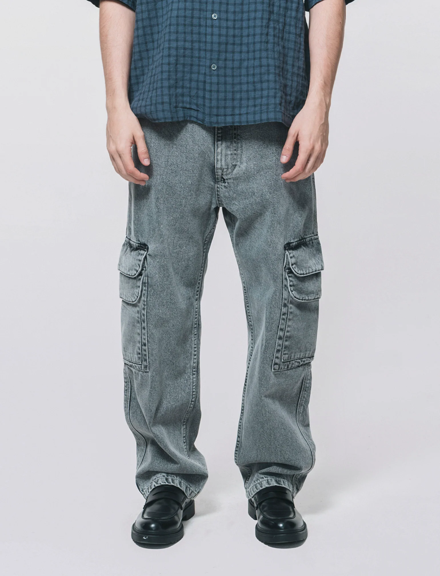 Jeans Baggy Cargo con Tasche Patta - Grigio - Image 4