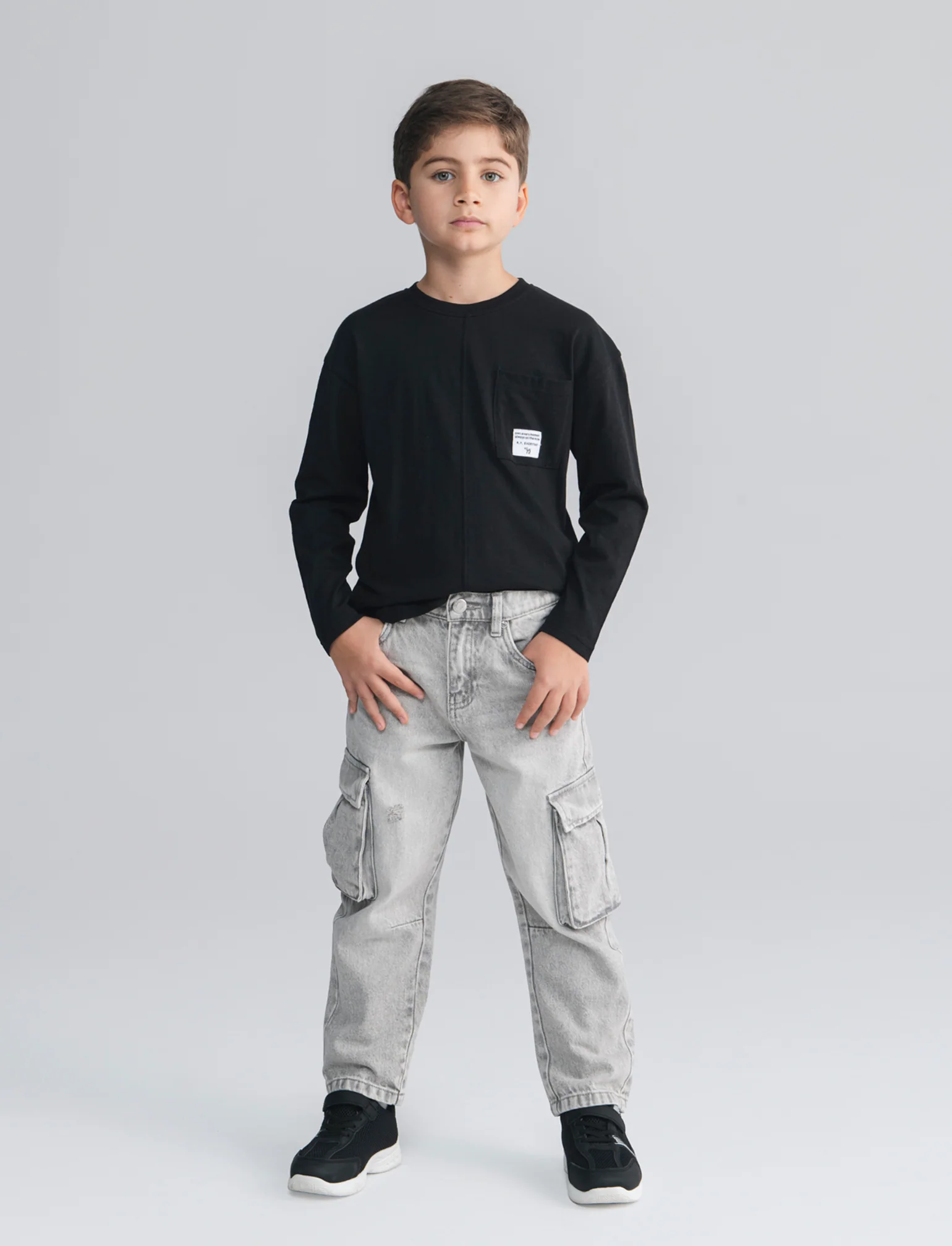 Jeans baggy in cotone con tache e vita elastica - Grigio - Image 3