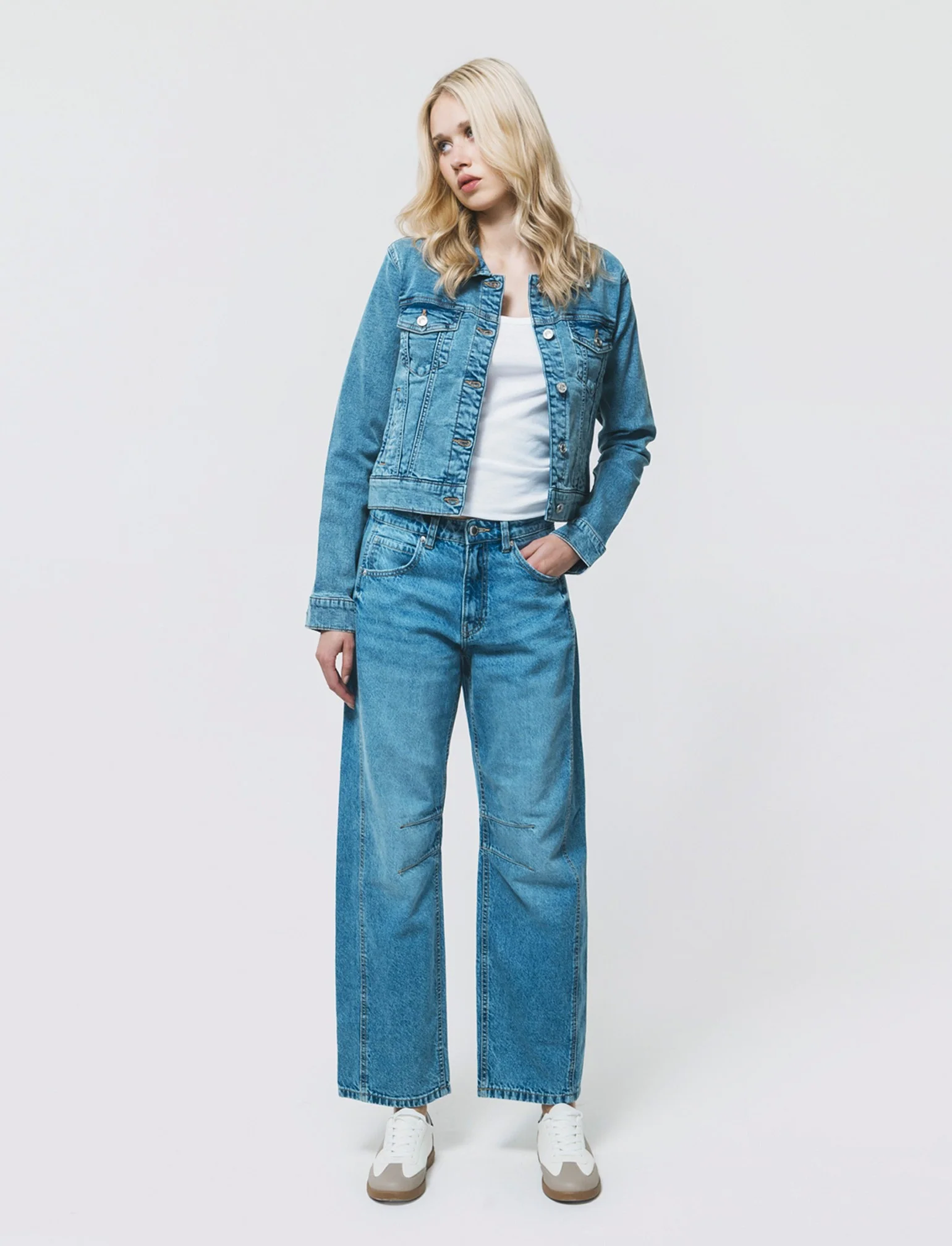 Jeans Ballon Fit con Vita Morbida - Denim - Image 4