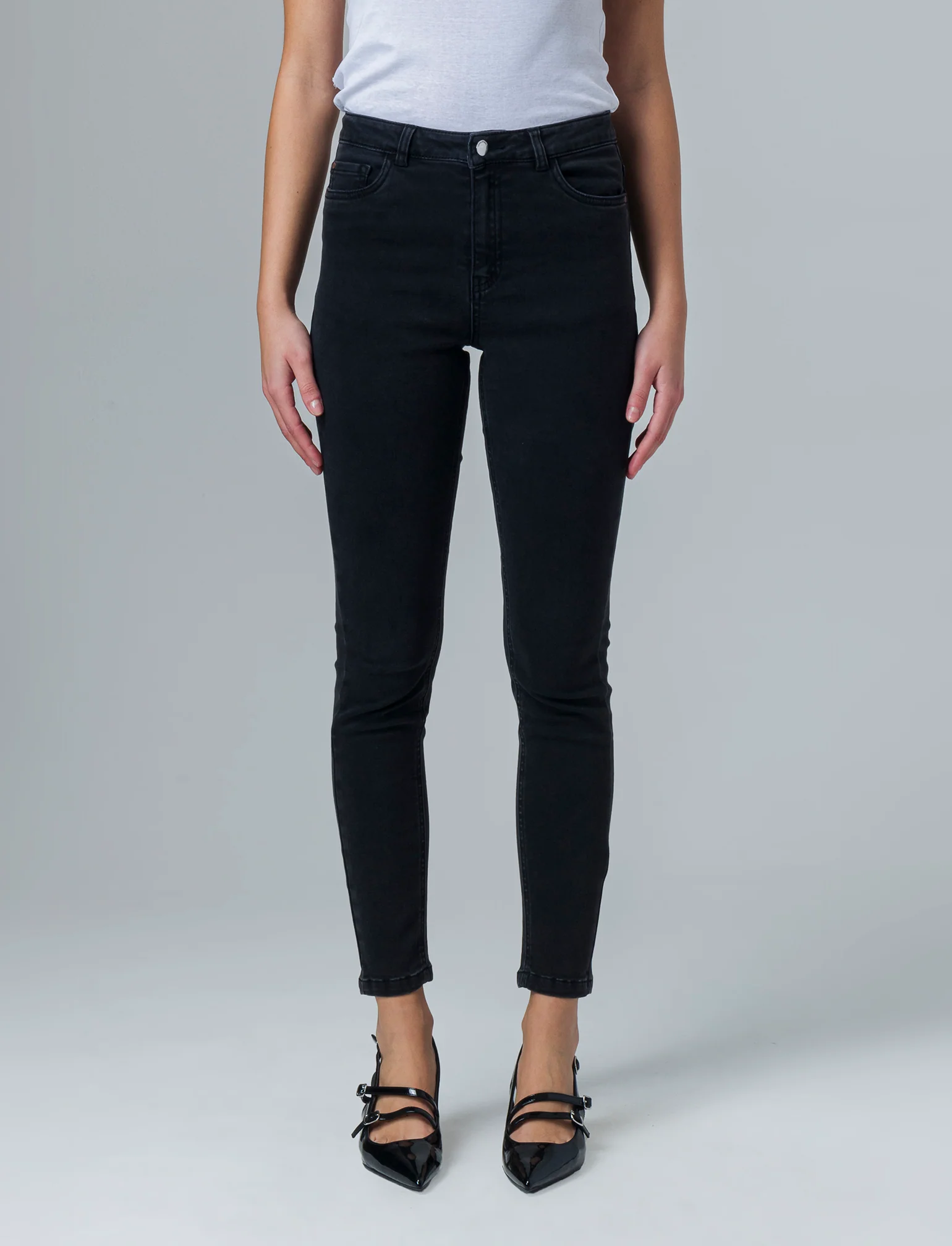 Jeans basico skinny da donna - Nero - Image 3