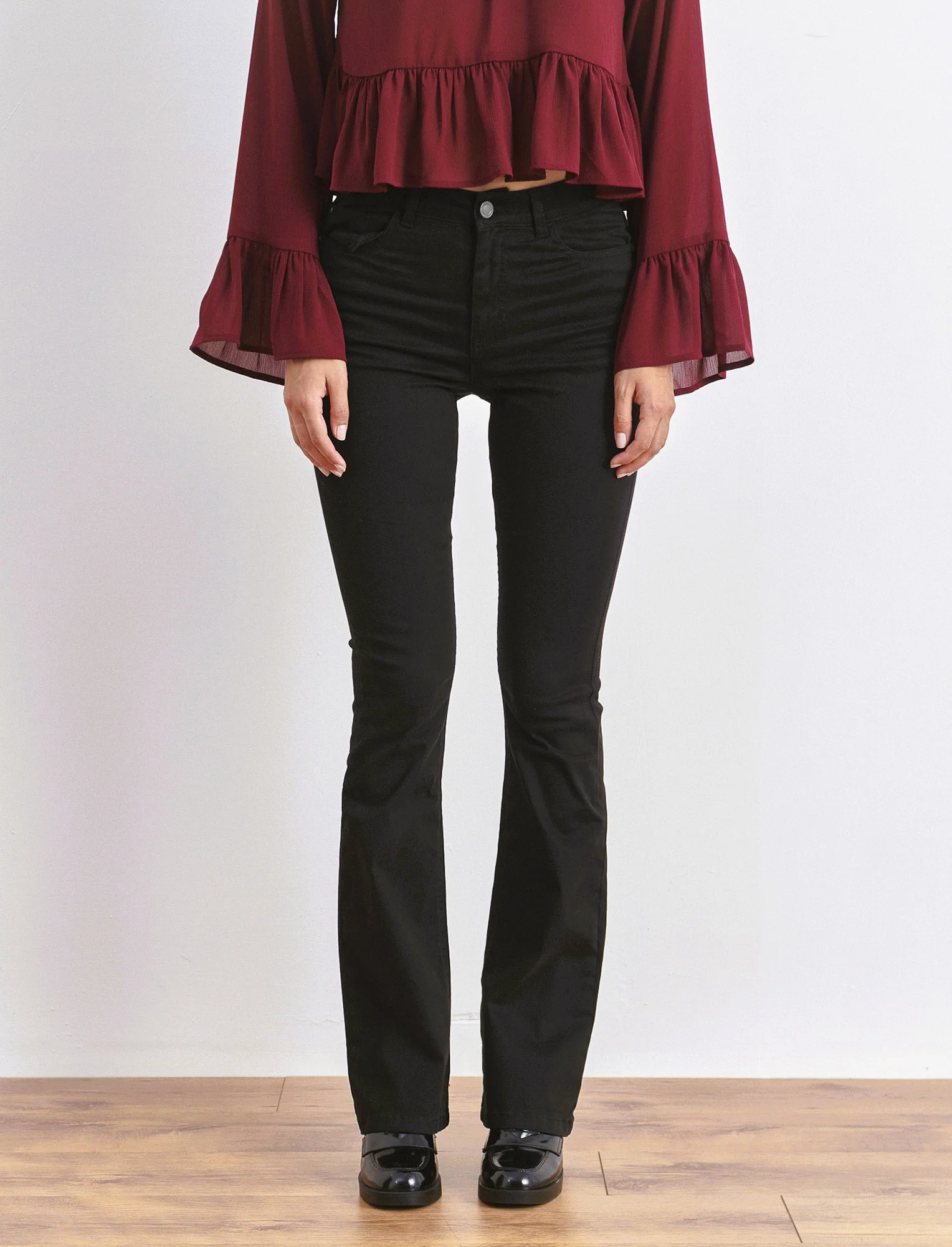 JEANS BOOTCUT VITA REGOLARE - Nero - Image 4