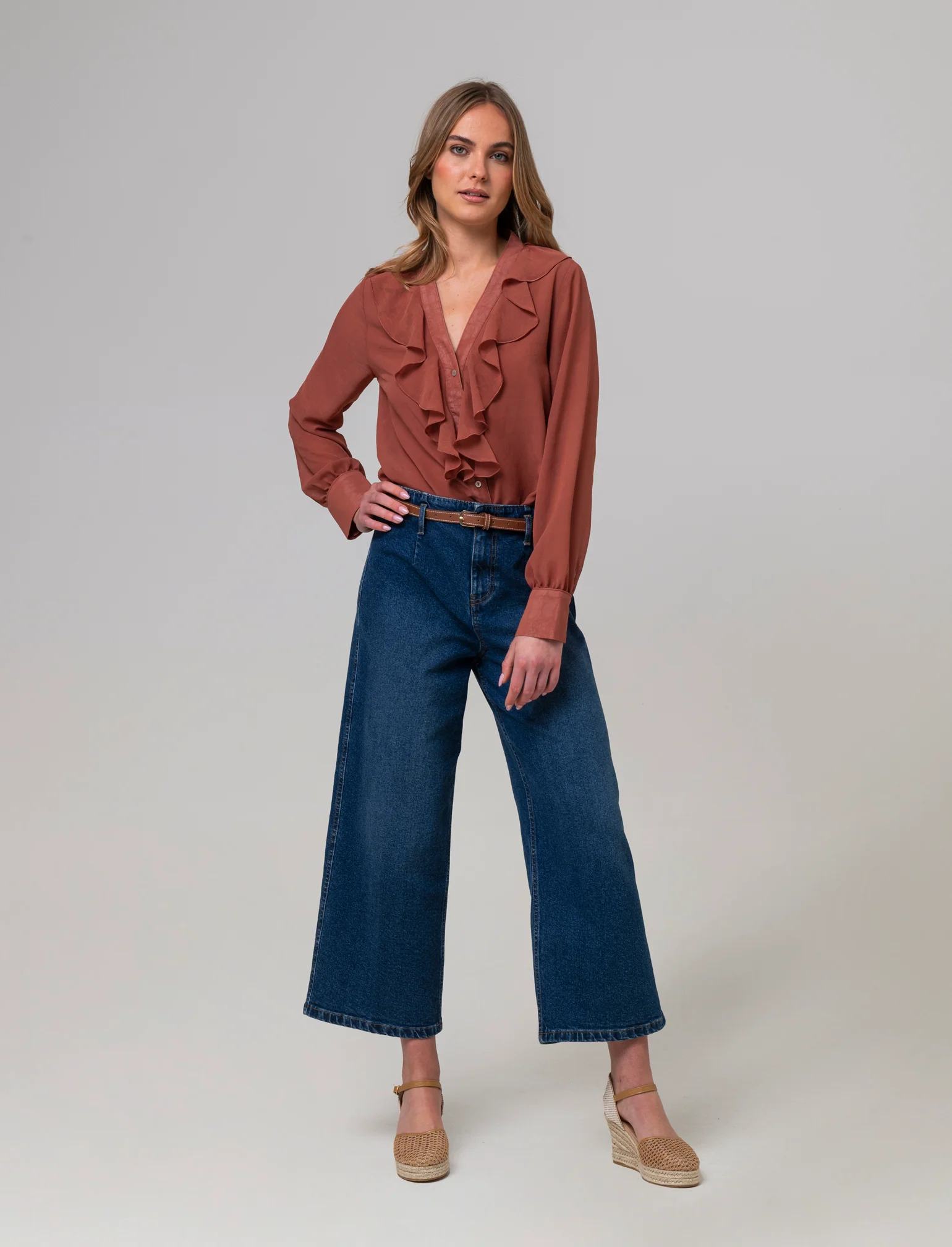 Jeans con cintura da donna - Denim - Image 2