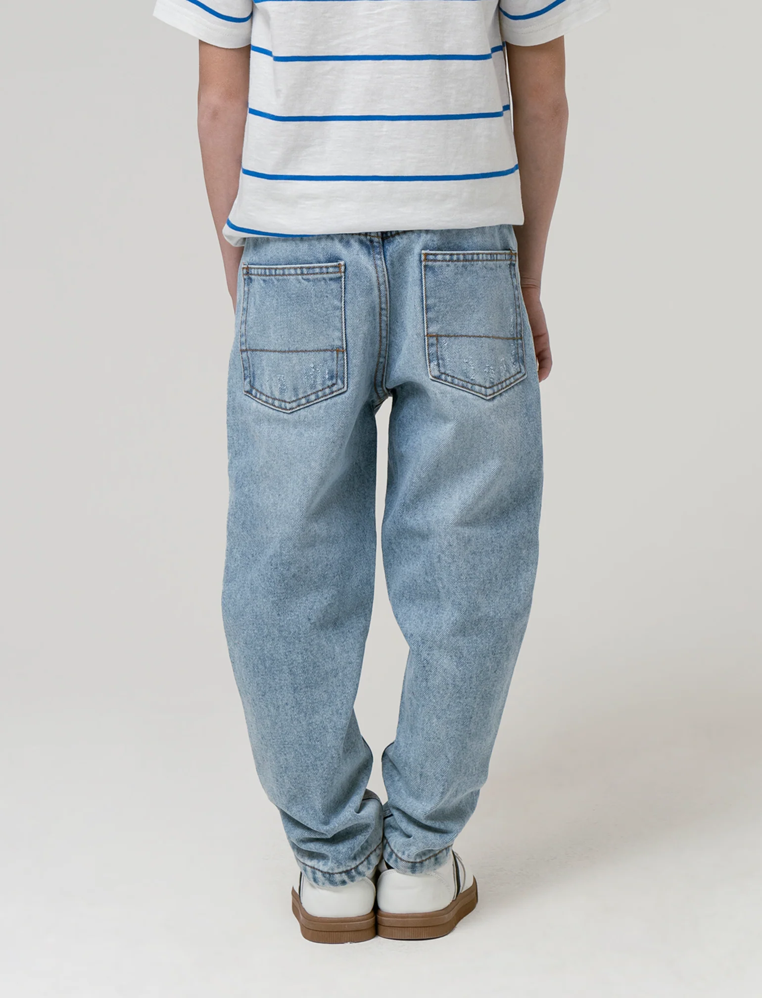 Jeans con rotture da bambino - Denim - Image 2