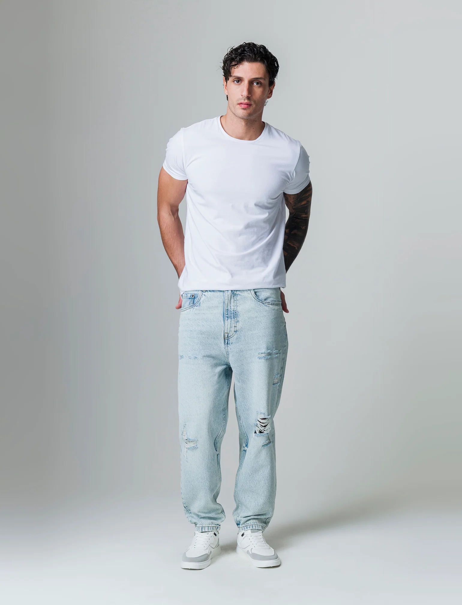 Jeans denim chiaro loose fit con strappi da uomo - Denim chiaro - Image 3