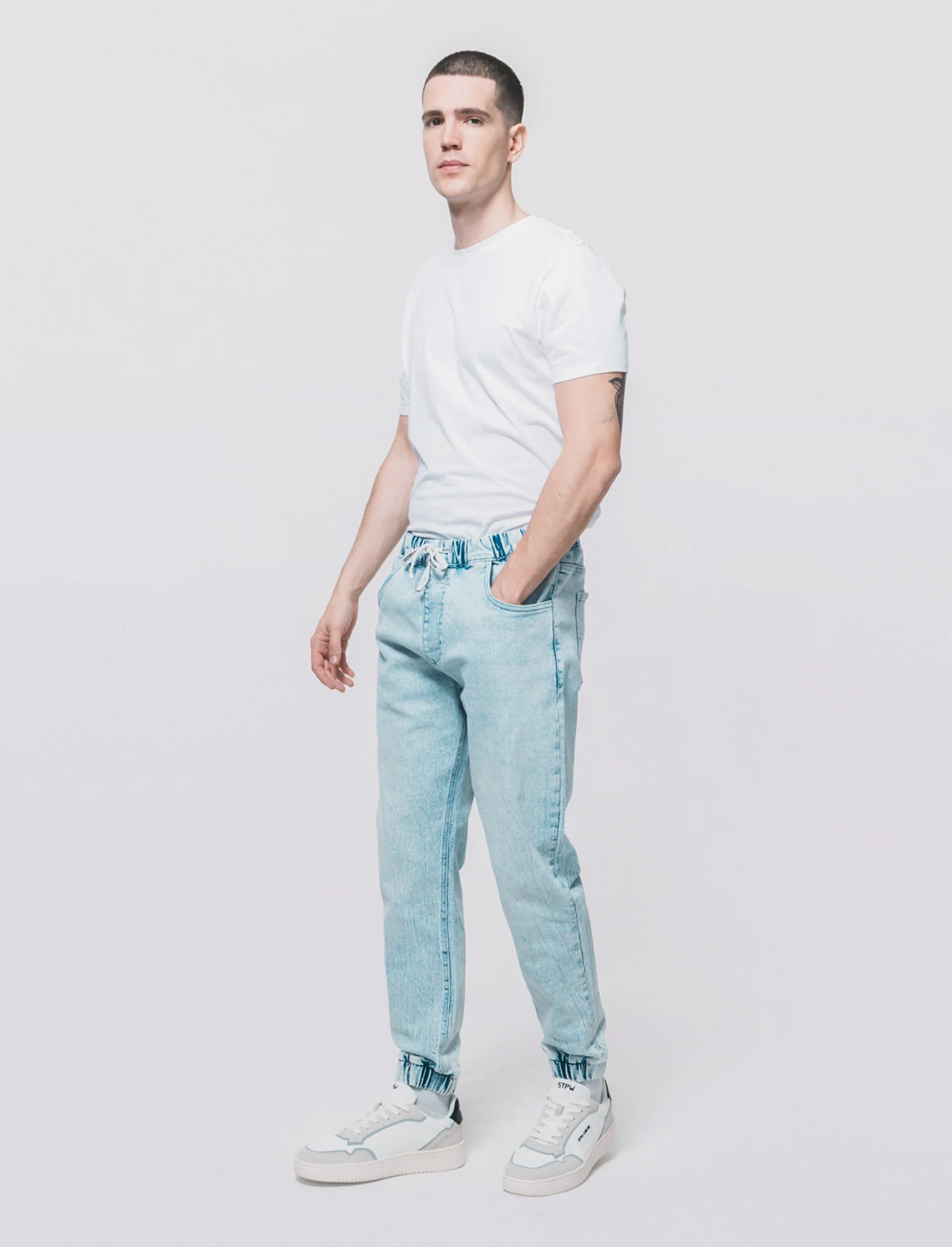 Jeans jogger con vita elasticizzata - Denim chiaro - Image 2