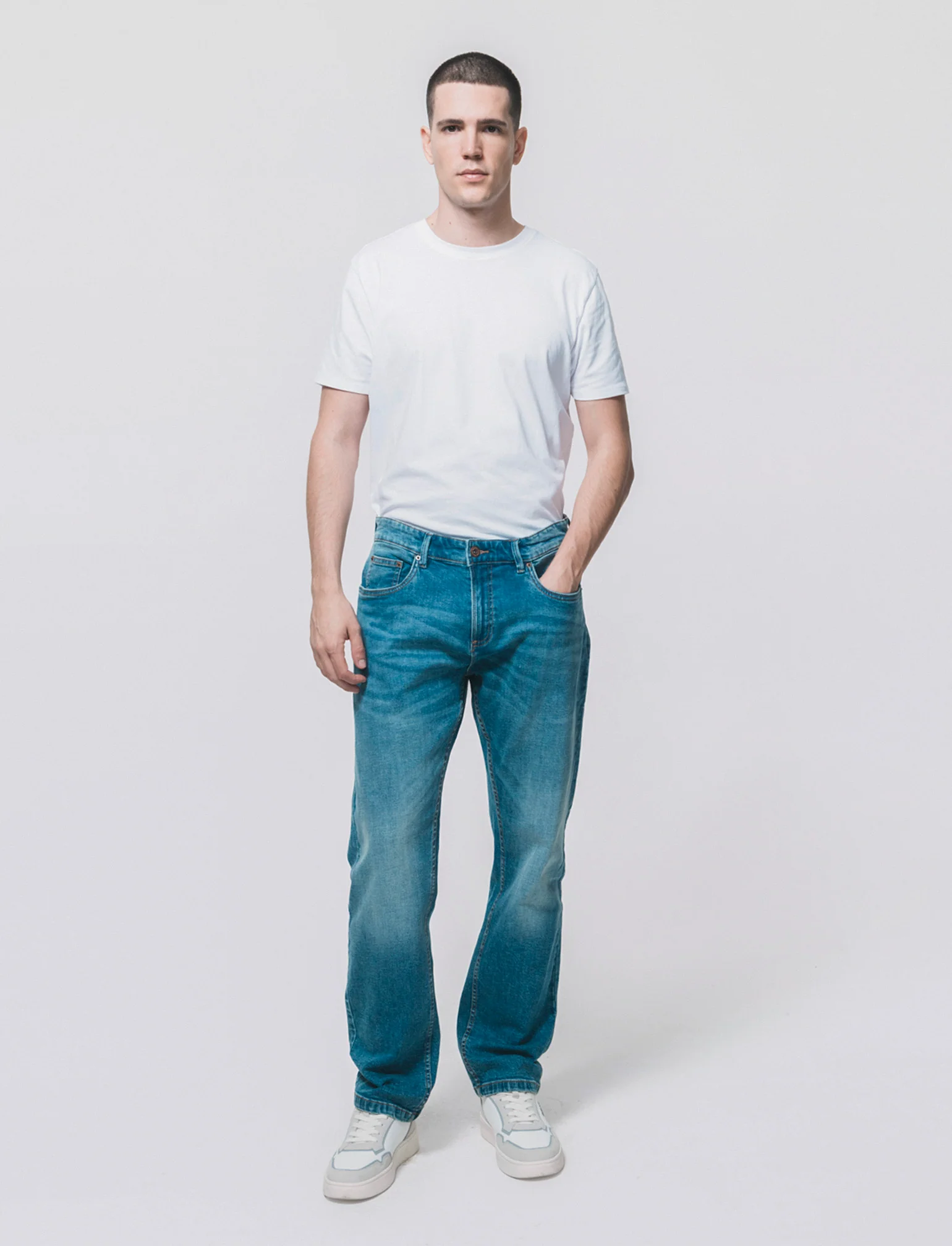 Jeans regular fit blu medio effetto slavato - Denim - Image 2