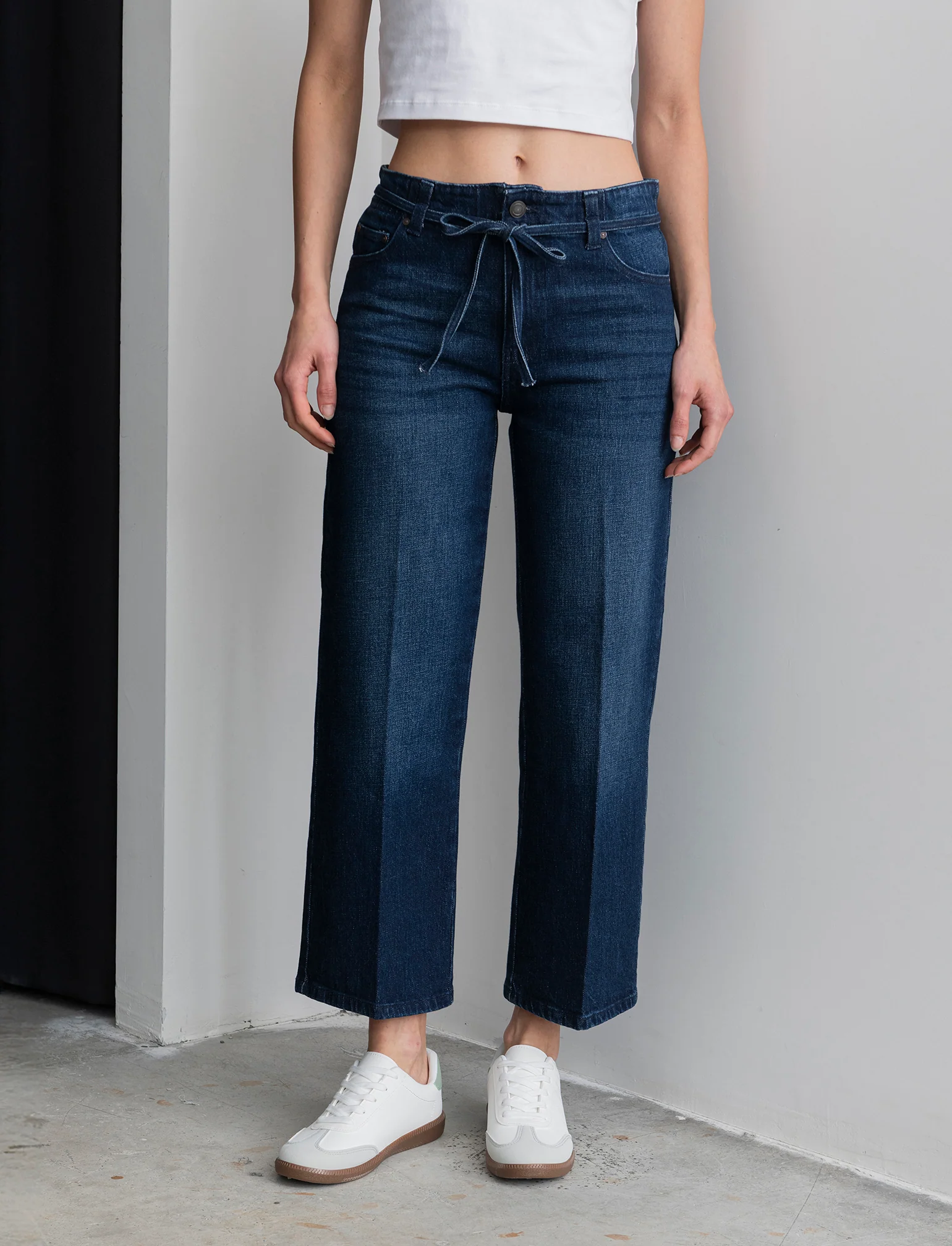 JEANS STRAIGHT CROP CON CINTURA IN TESSUTO - Denim - Image 4