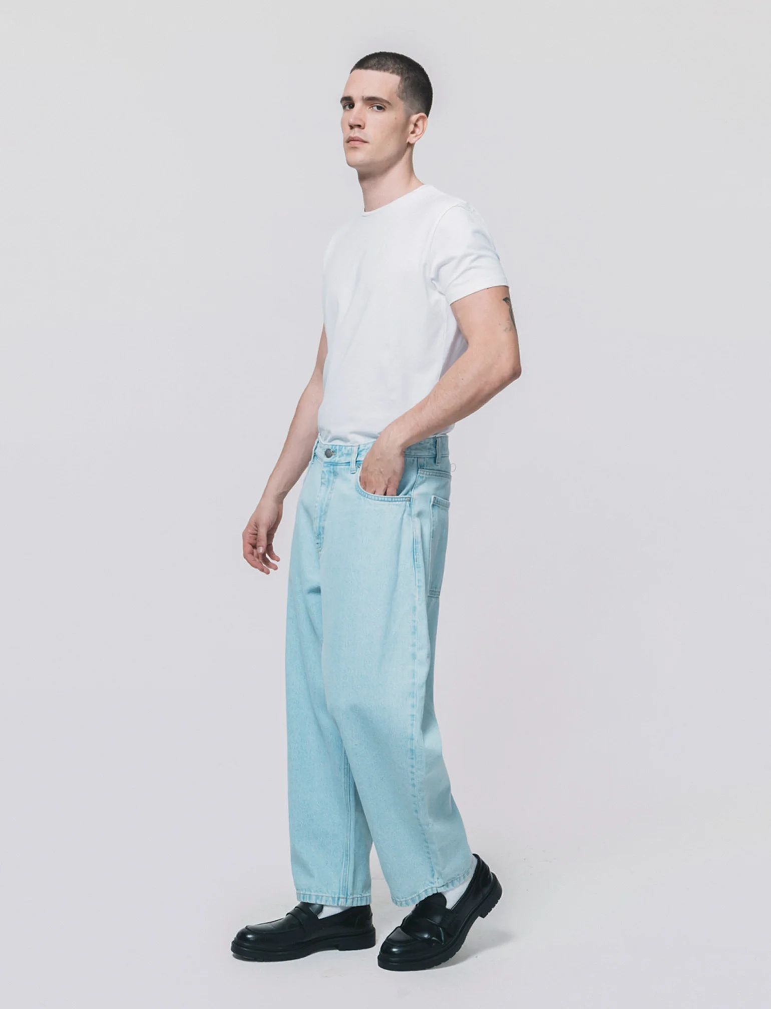 Jeans Tapered Wide Leg Effetto Slavato - Denim chiaro - Image 4