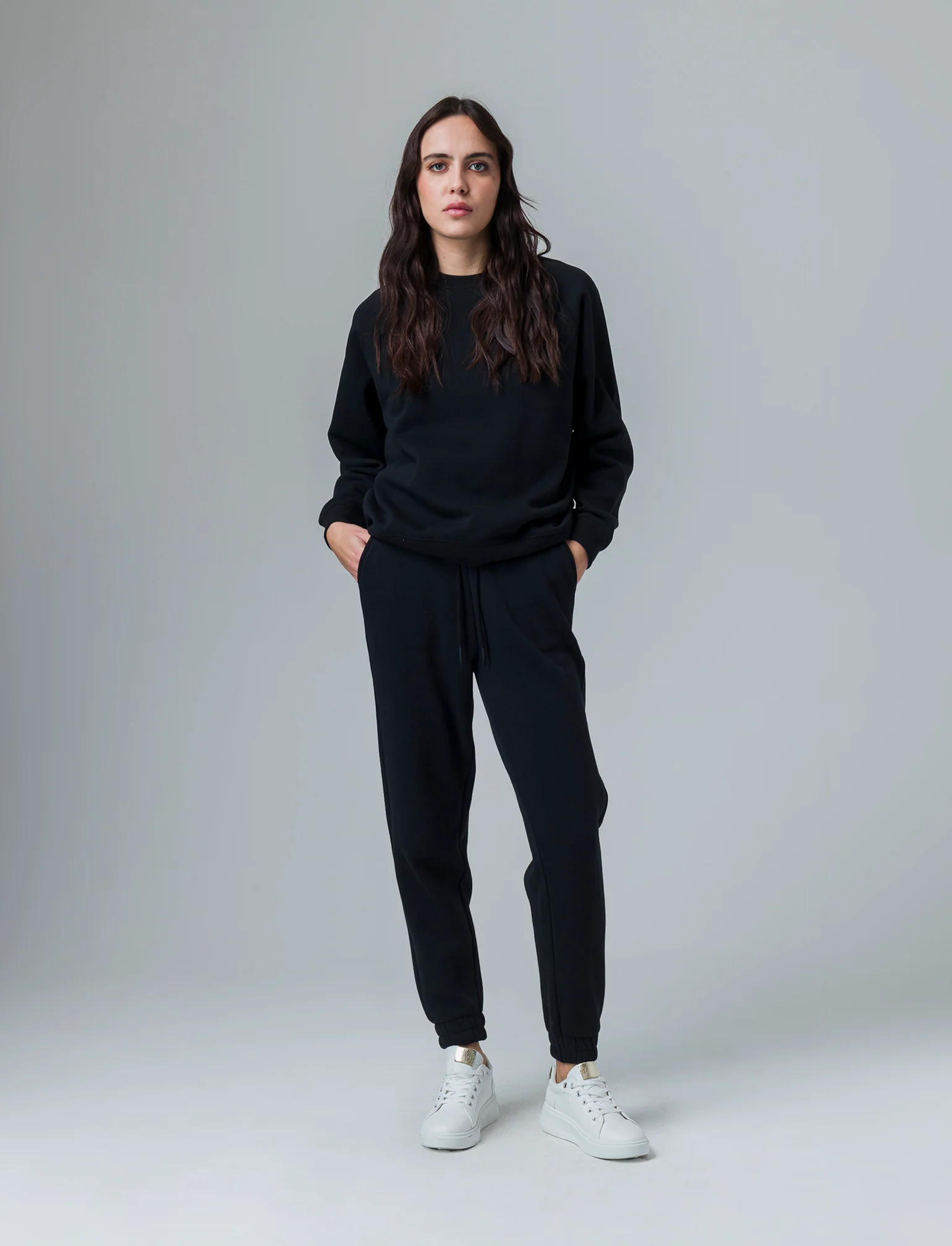 Jogger basico da donna - Nero - Image 2