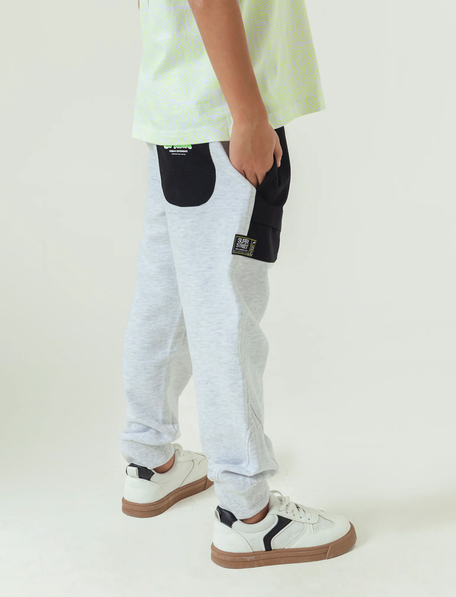 Jogger con tasconi da bambino - Grigio mel. - Image 2