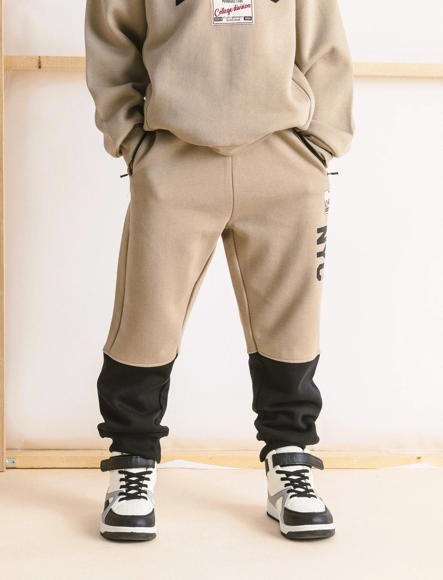 JOGGER STAMPA NYC - Grigio mastice - Image 4