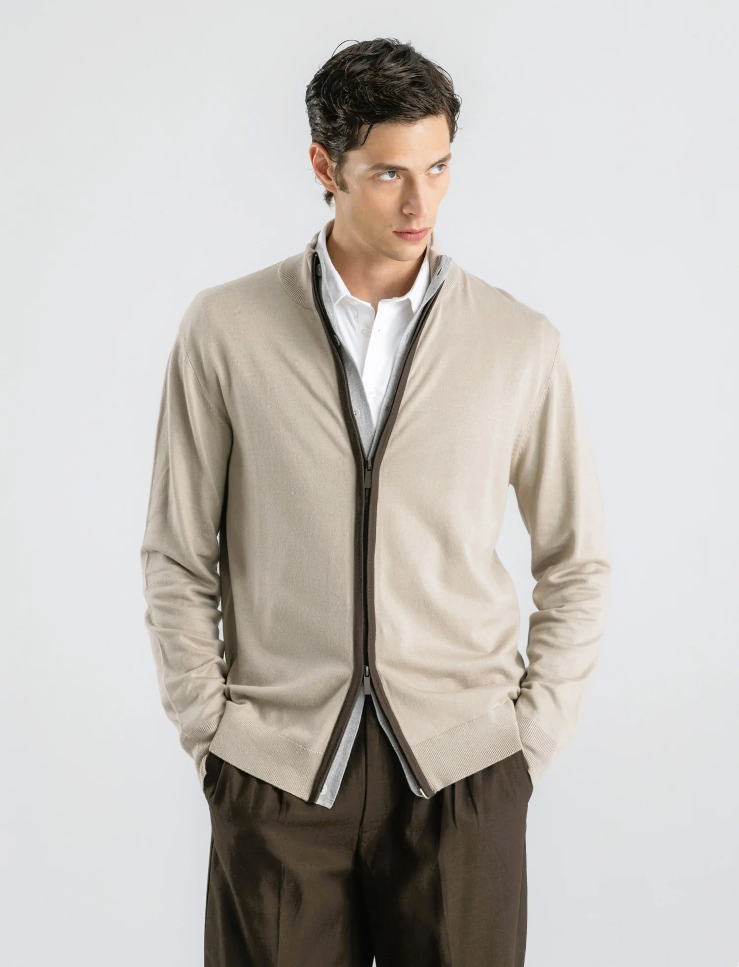 MAGLIA CARDIGAN CON BOTTONI E CERNIERA - Beige - Image 3