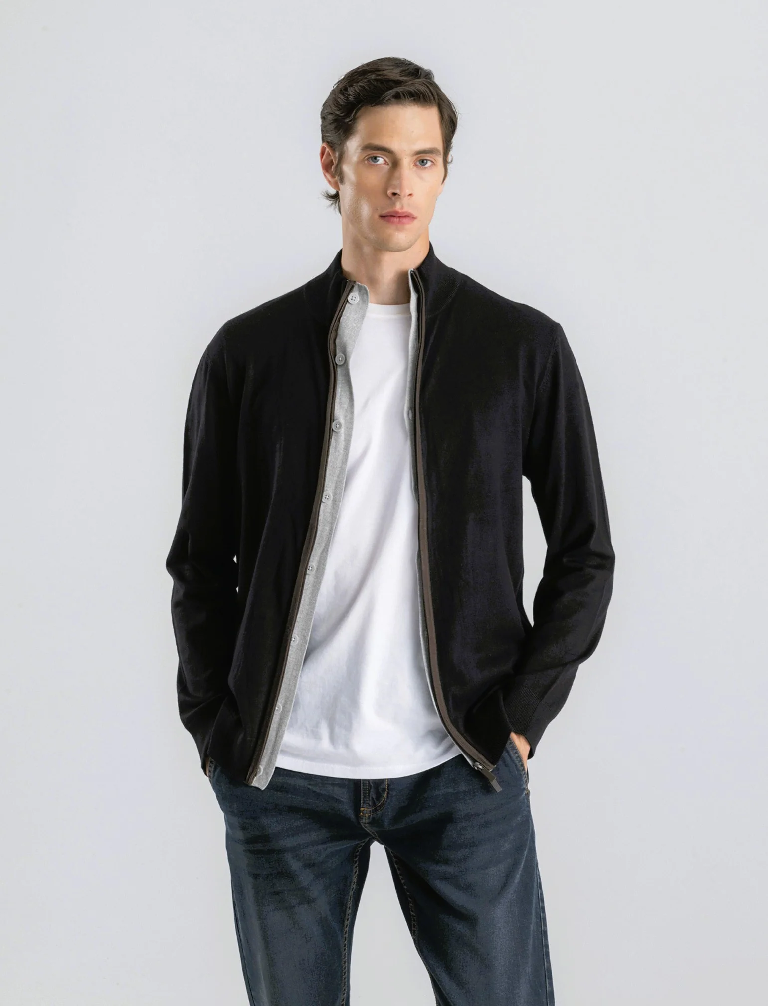 MAGLIA CARDIGAN CON BOTTONI E CERNIERA - Nero - Image 3