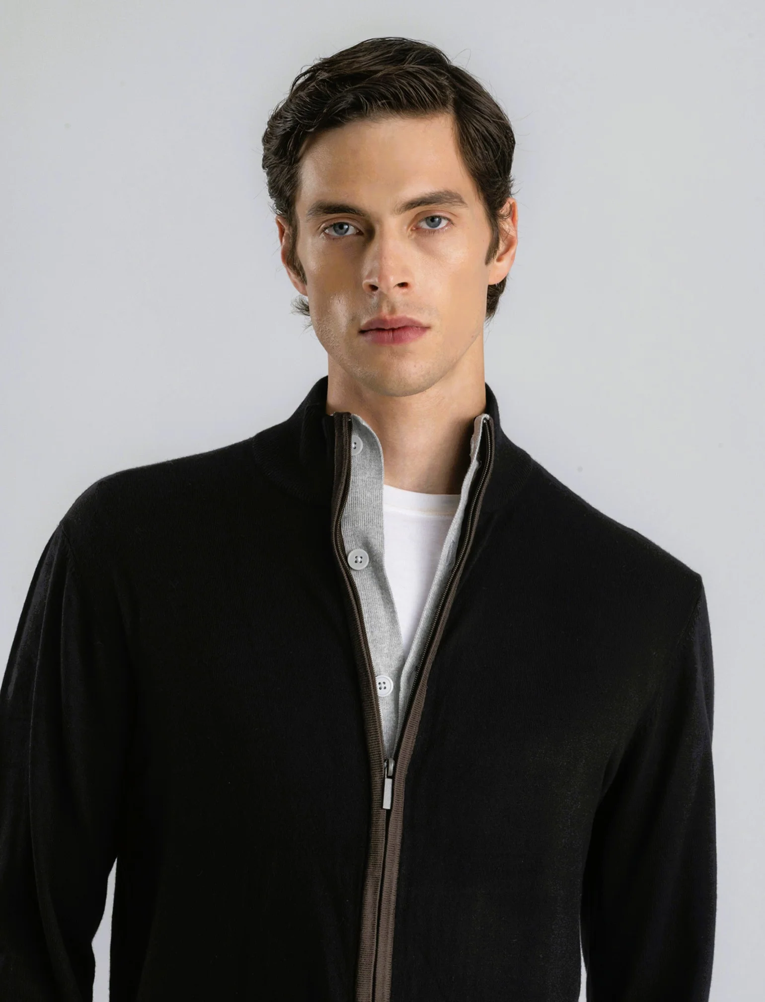 MAGLIA CARDIGAN CON BOTTONI E CERNIERA - Nero - Image 4