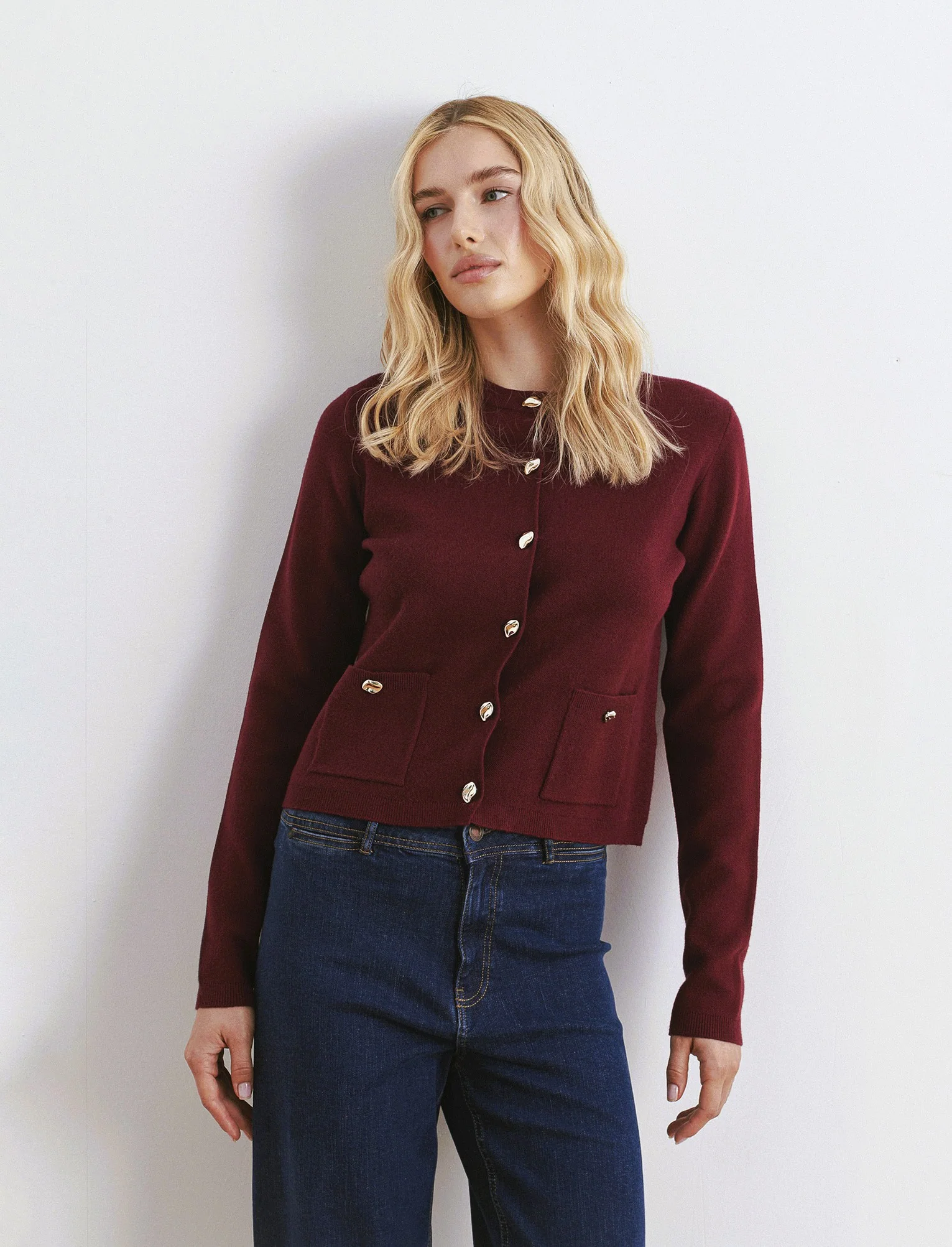 MAGLIA CARDIGAN CORTO CON TASCHE - Vinaccia - Image 3