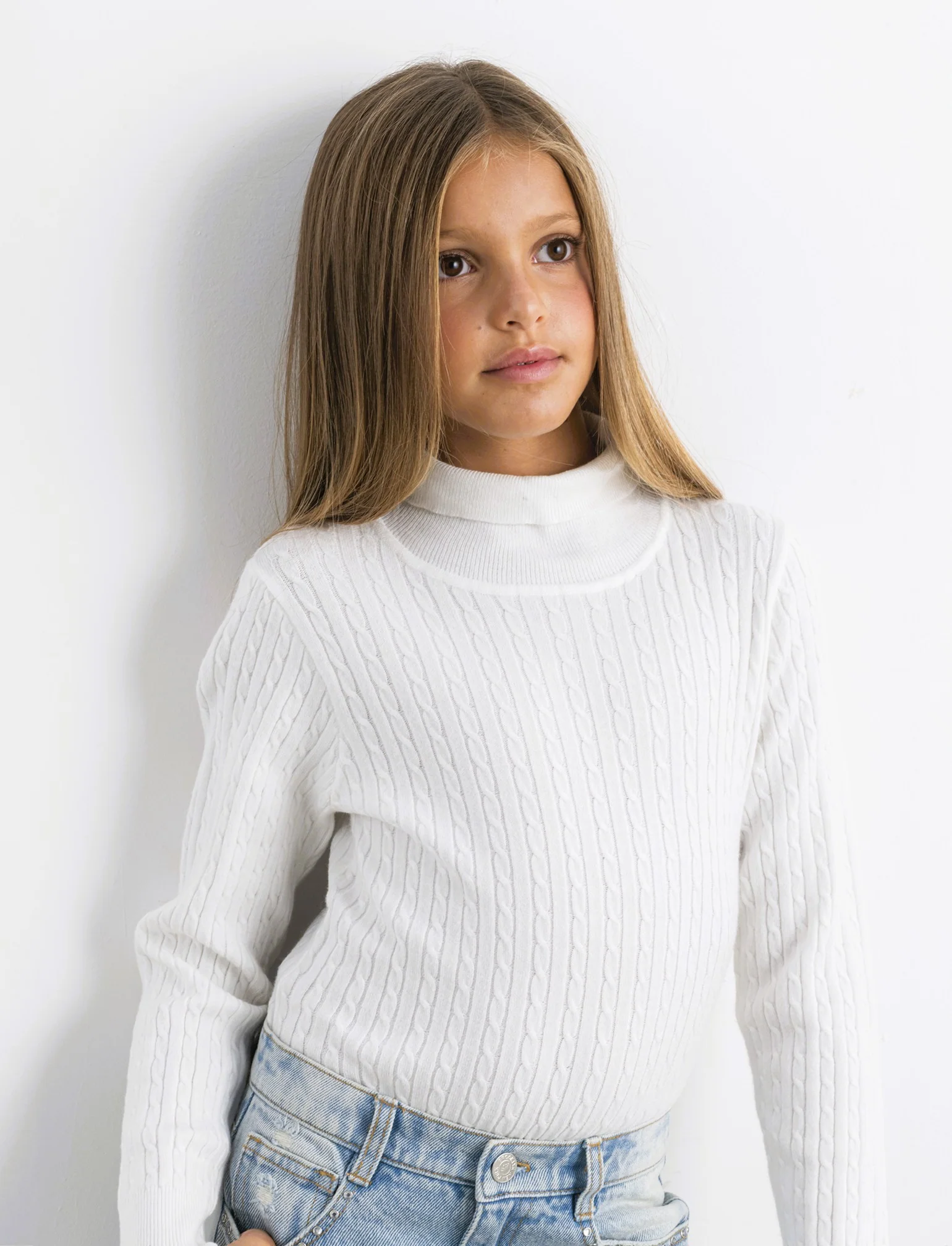 Maglia collo alto con trecce. - Bianco latte - Image 4