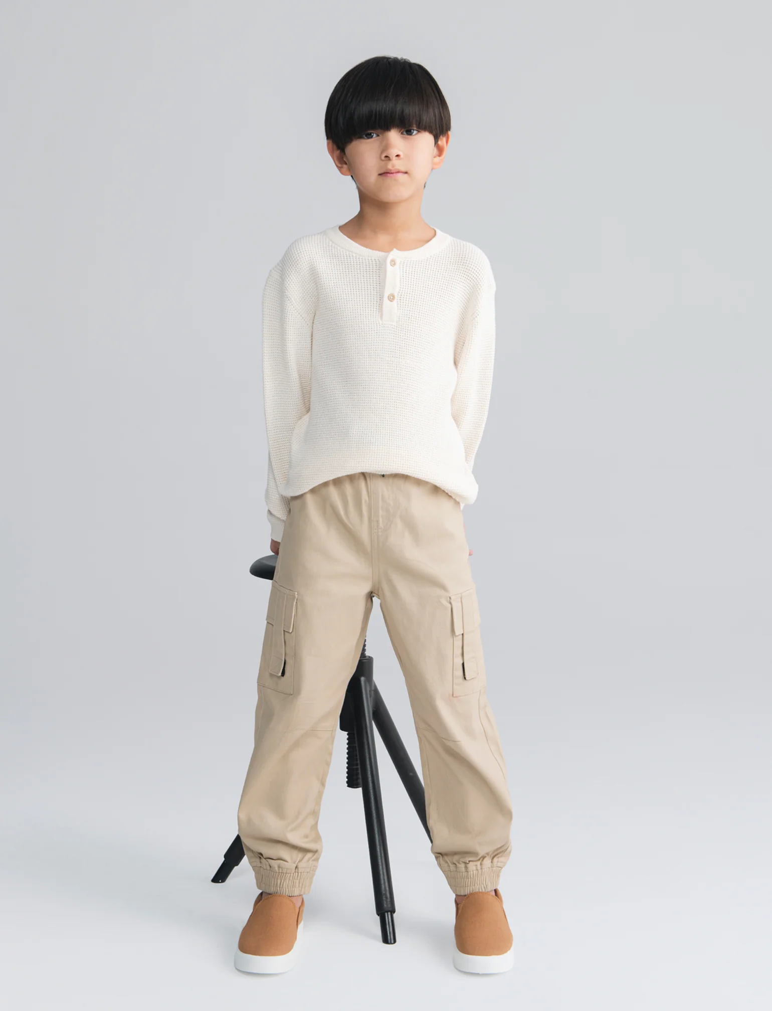 Maglia girocollo in cotone morbido e moderno - Beige - Image 5