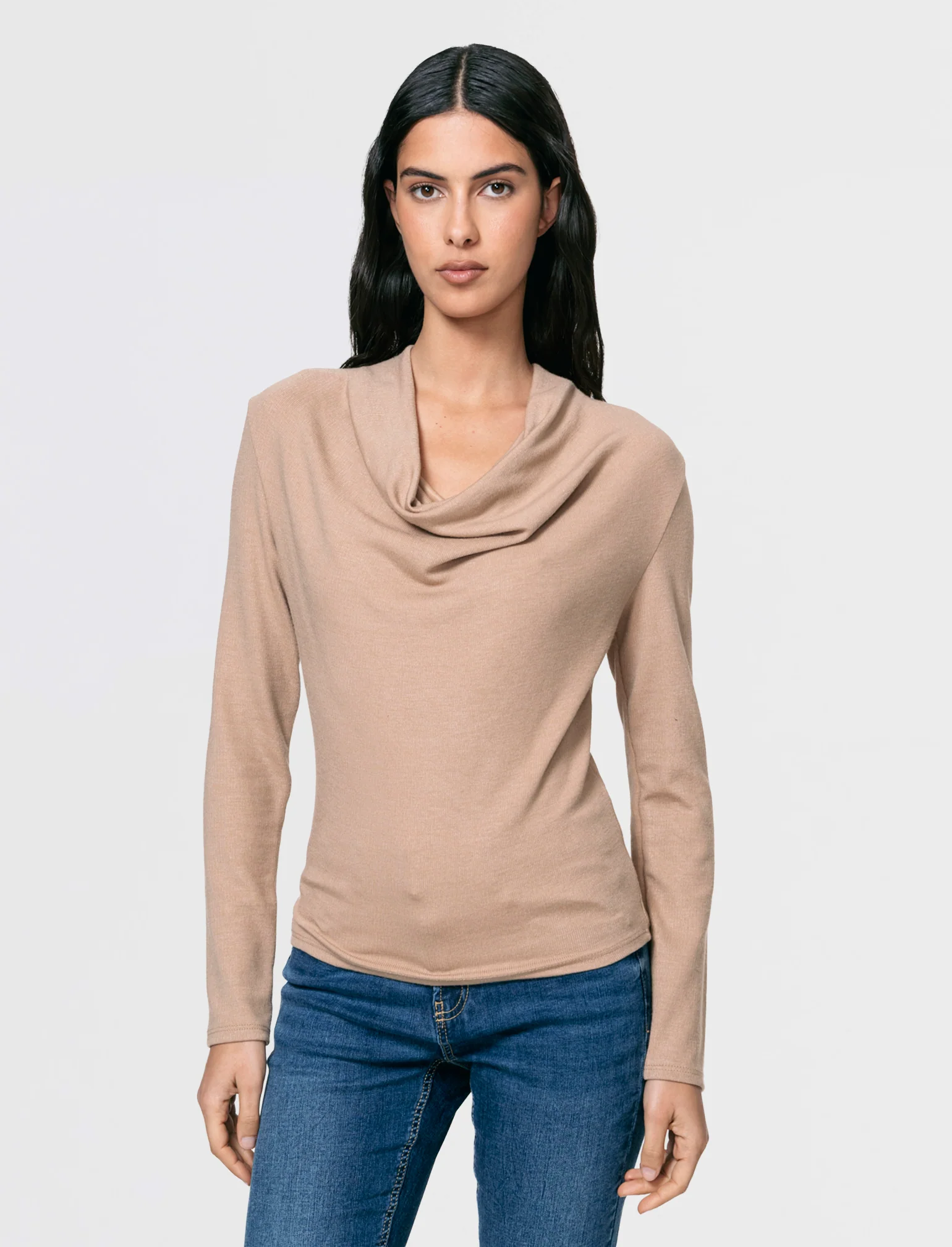 Maglia in tessuto morbido con scollo drappeggiato - Cammello - Image 3