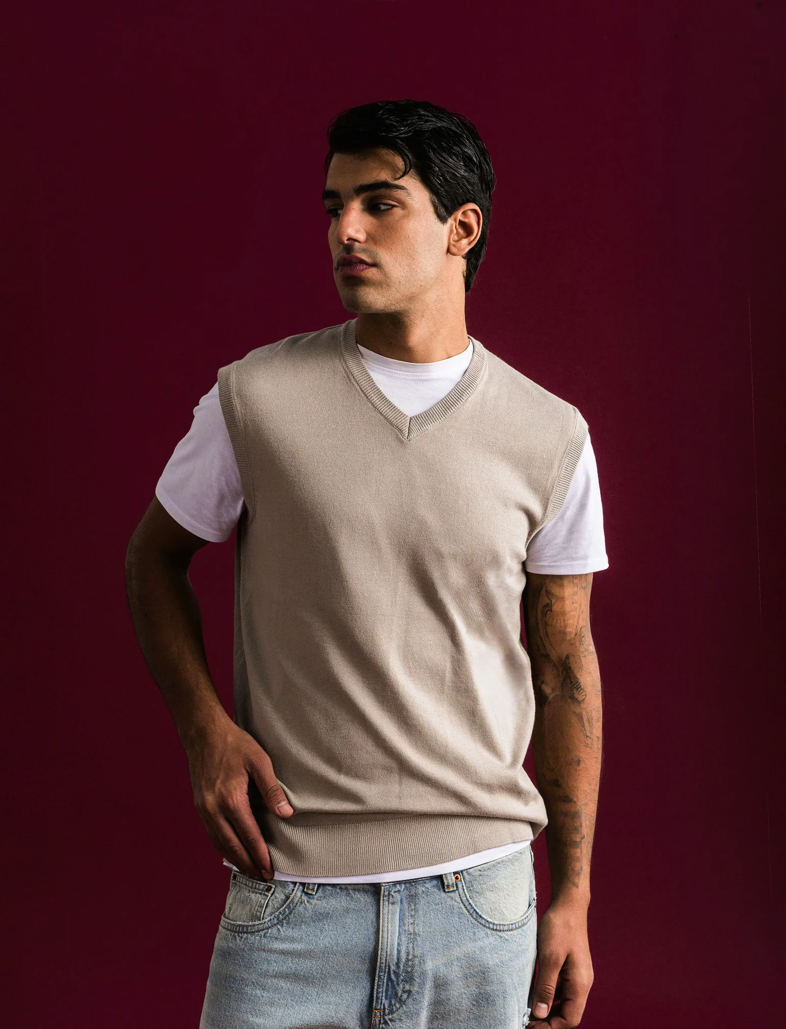 MAGLIA SENZA MANICHE SCOLLO A V - Beige - Image 3
