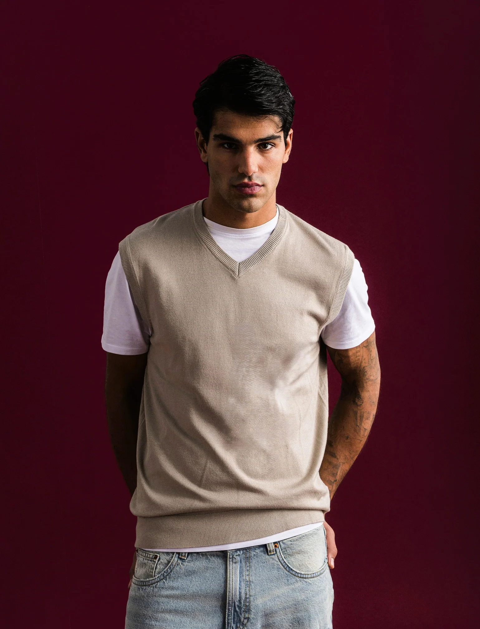MAGLIA SENZA MANICHE SCOLLO A V - Beige - Image 4