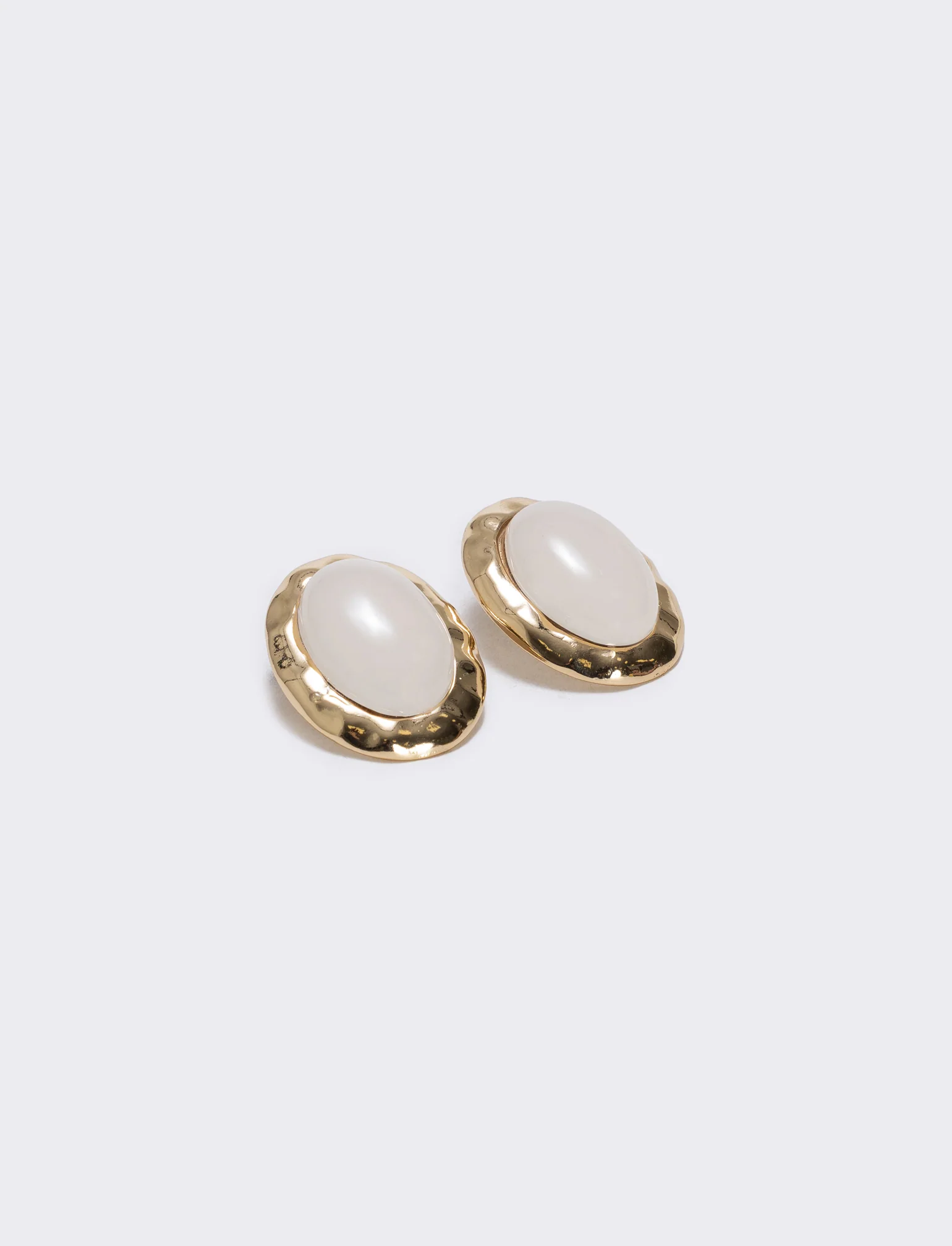 Orecchini bottone clip per donne eleganti - Beige - Image 2