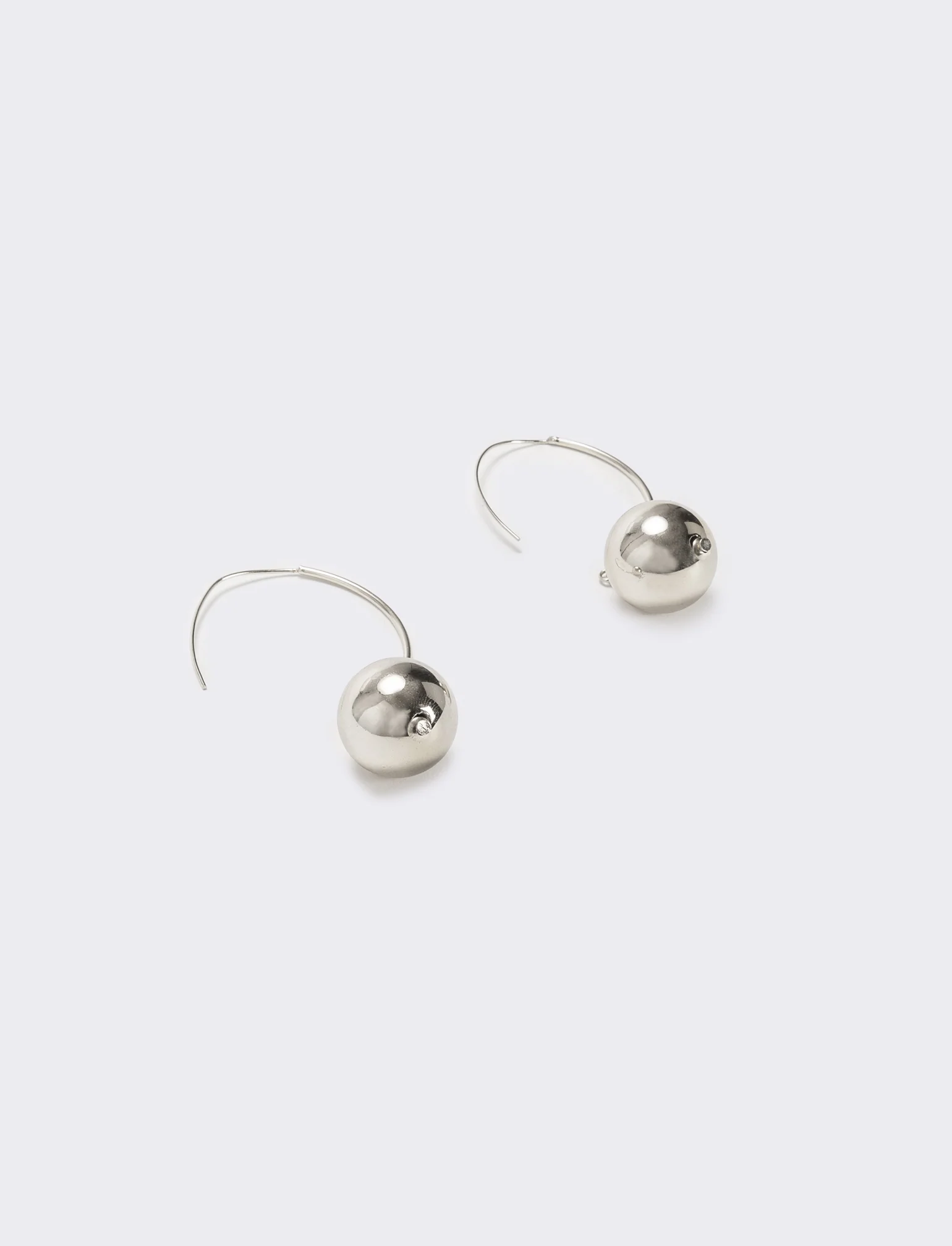 Orecchini cerchi con pendente e pallina - Argento - Image 2