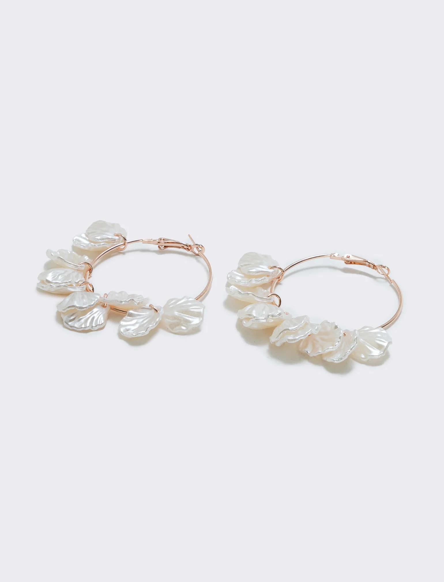 Orecchini cerchi con petali pendenti - Oro rosa - Image 2