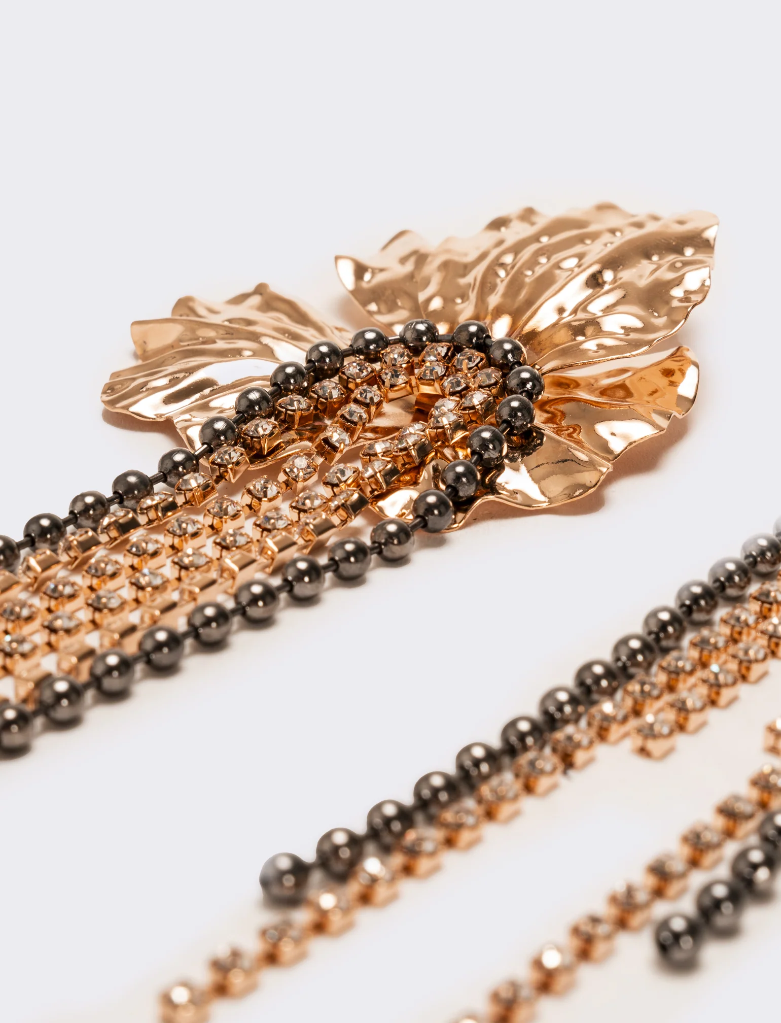 Orecchini fiori grandi con fili strass - Oro rosa - Image 3