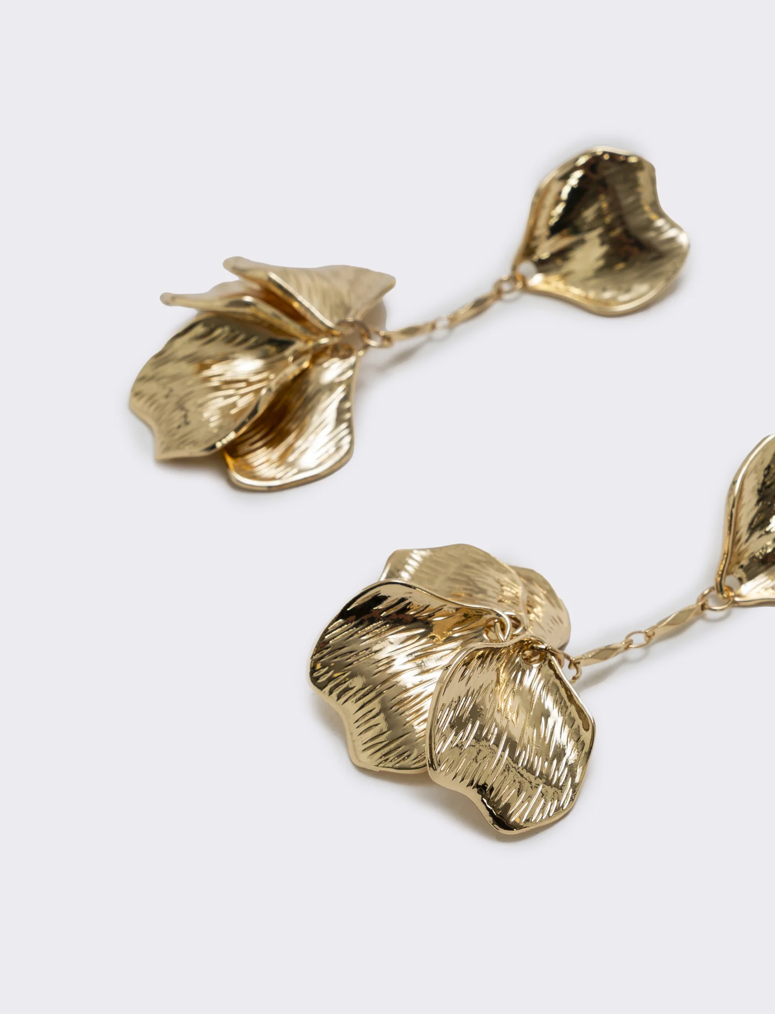 Orecchini pendenti a forma di petali - Oro - Image 5