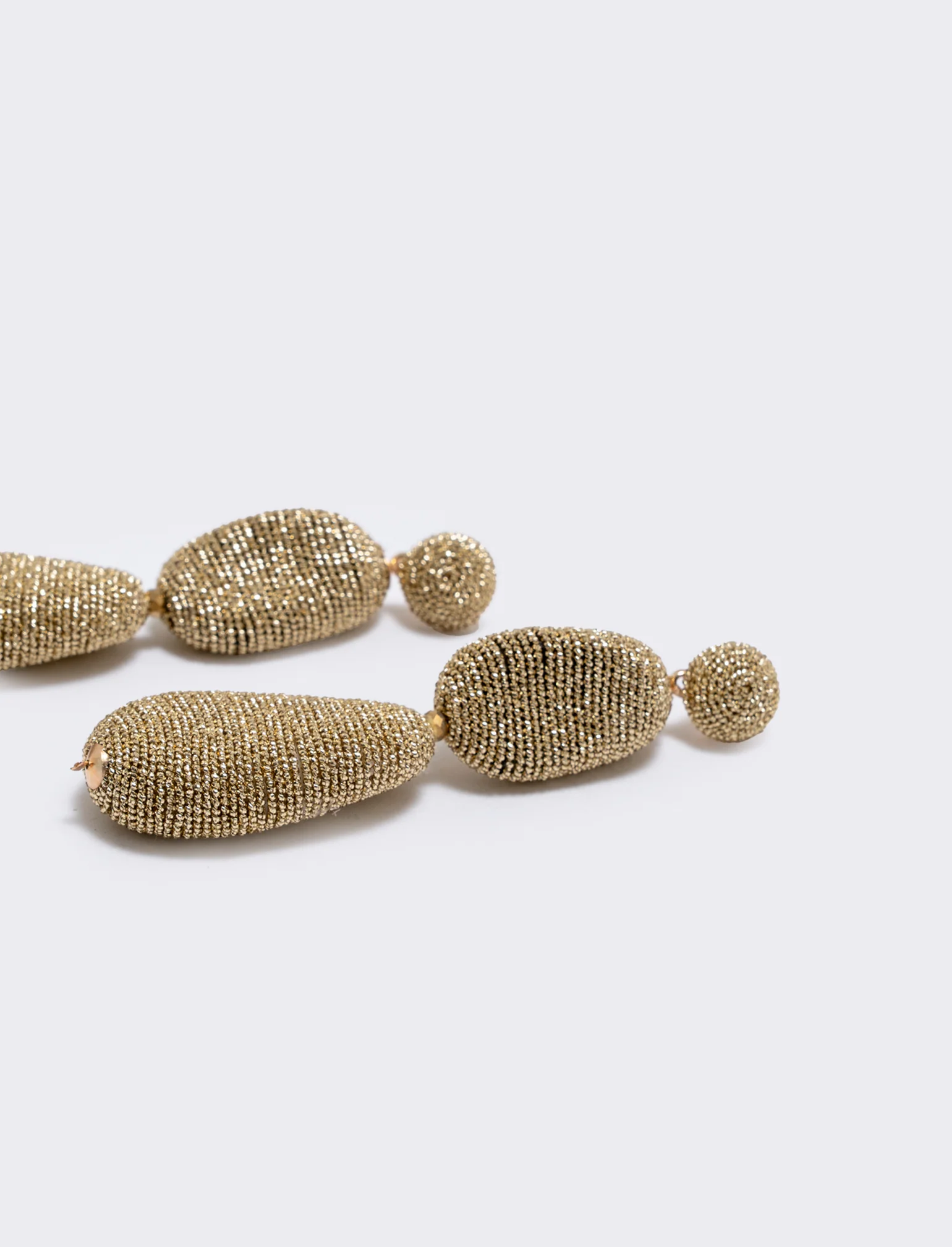 Orecchini pendenti in filo lamè eleganti - Oro - Image 3