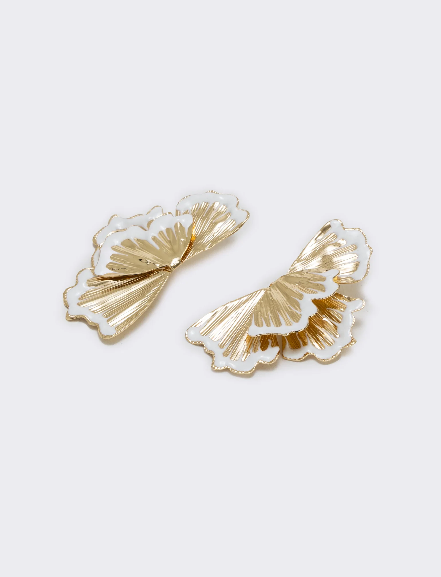 Orecchino grande a mezzo fiore - Bianco - Image 3