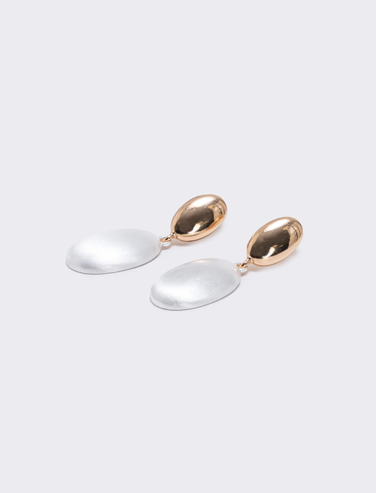 Orecchino pendente in perla spazzolata - Oro - Image 2
