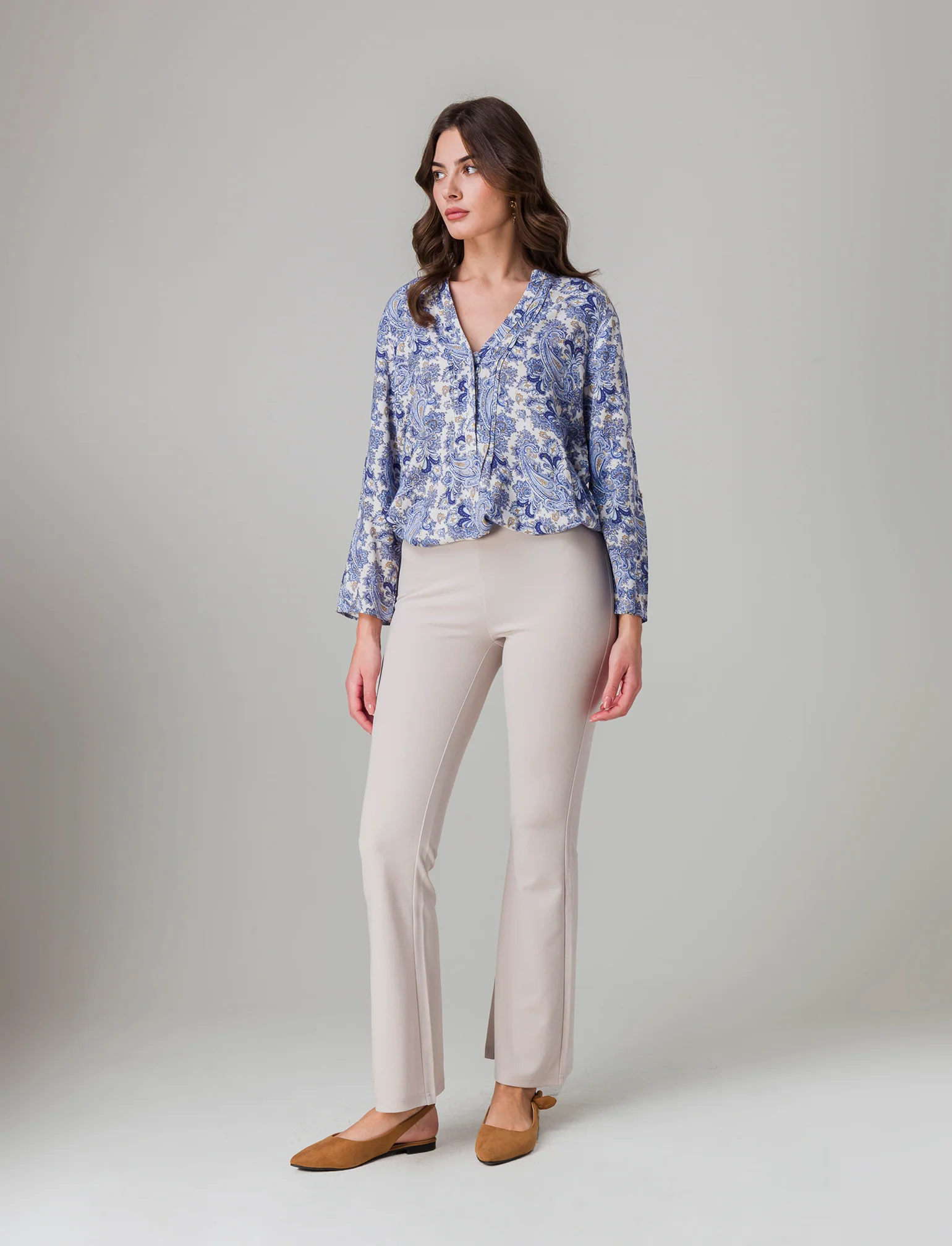 Pantalone basico flare da donna - Sabbia - Image 3