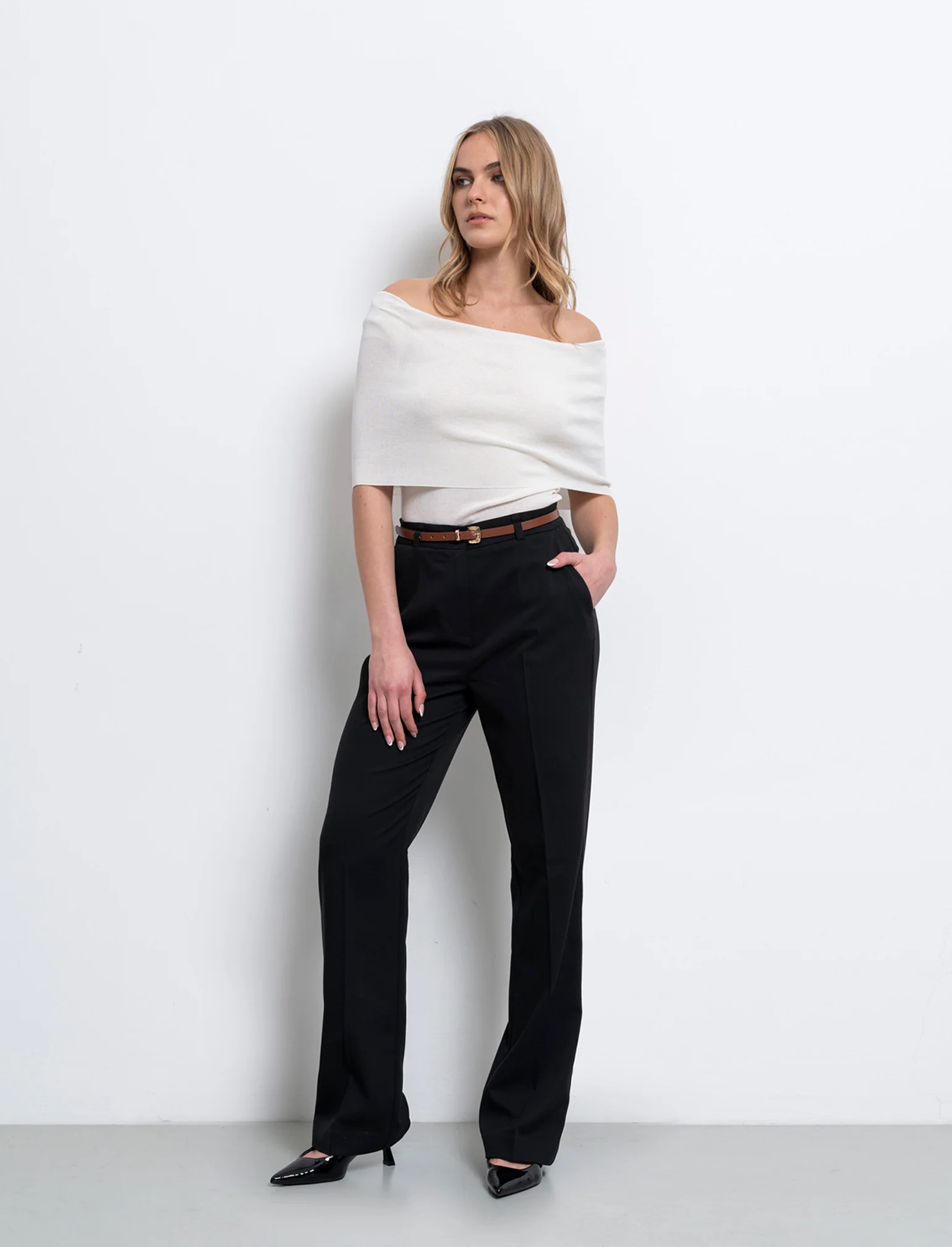 Pantalone con cintura da donna - Nero - Image 3