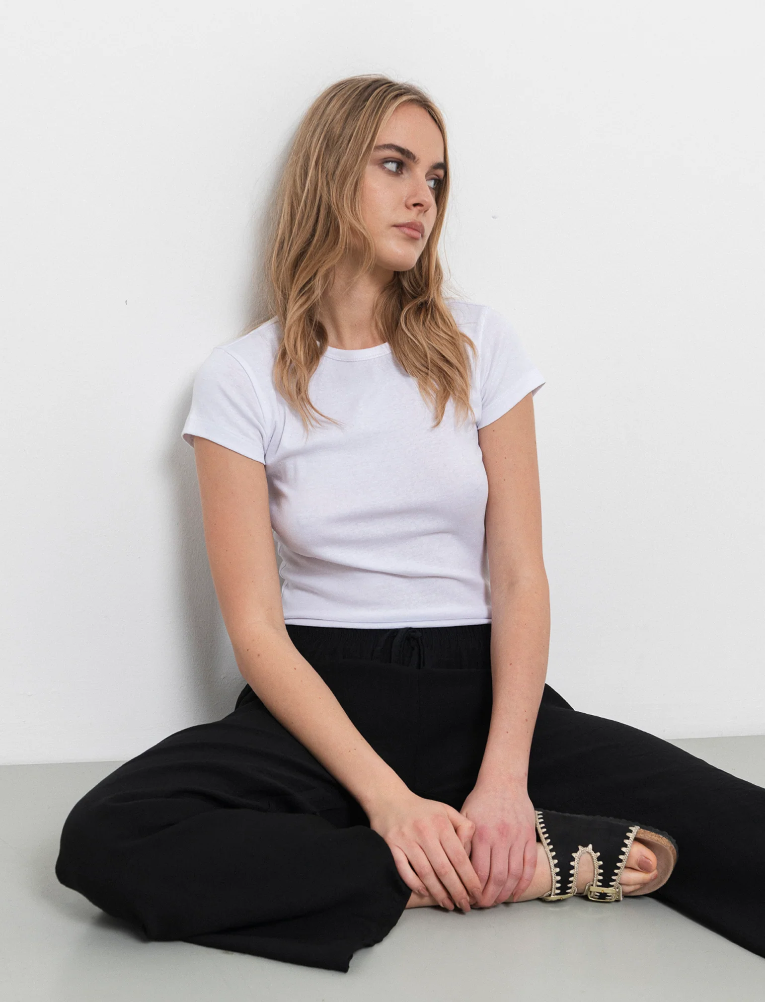 Pantalone con elastico e lacci in vita - Nero