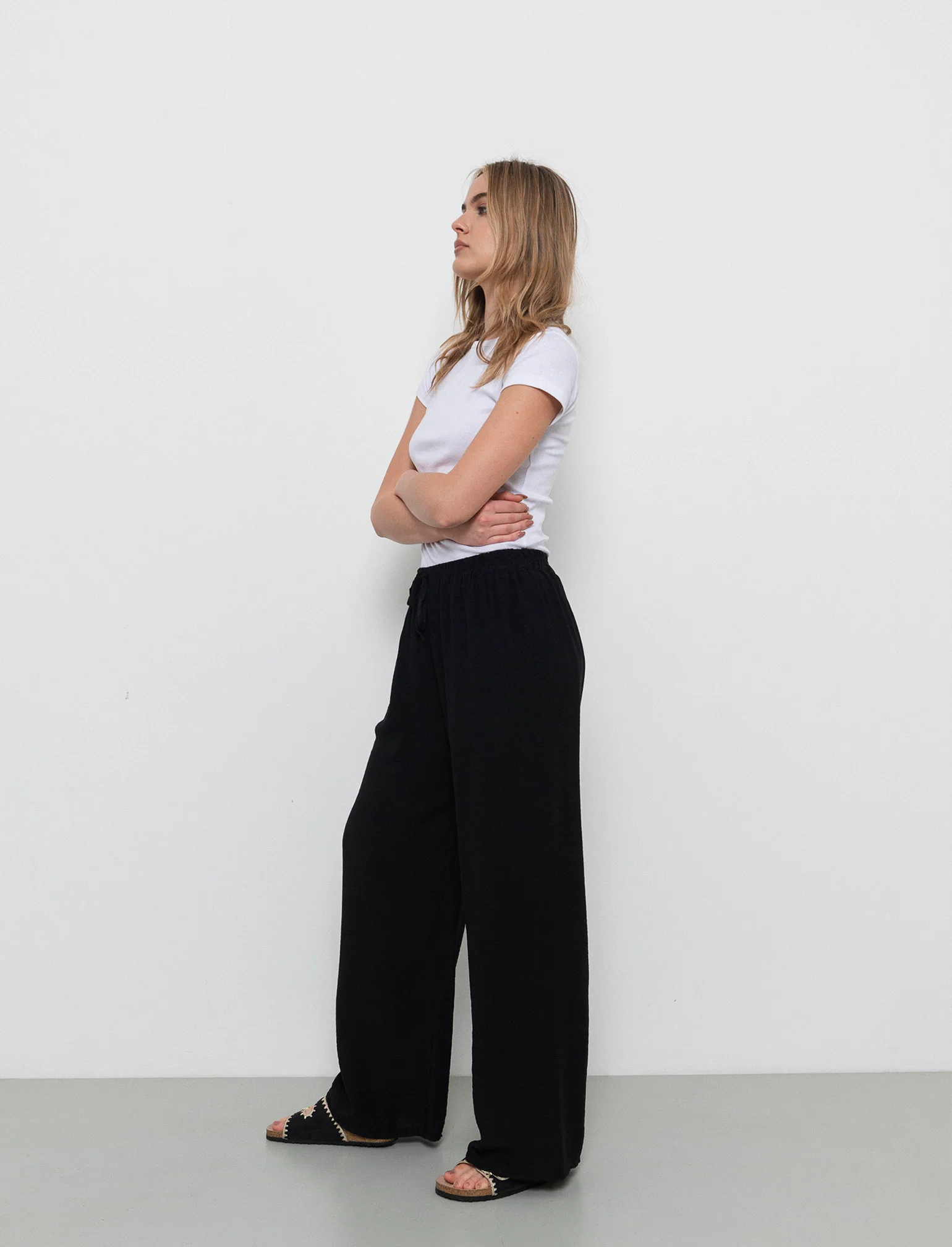 Pantalone con elastico e lacci in vita - Nero - Image 2