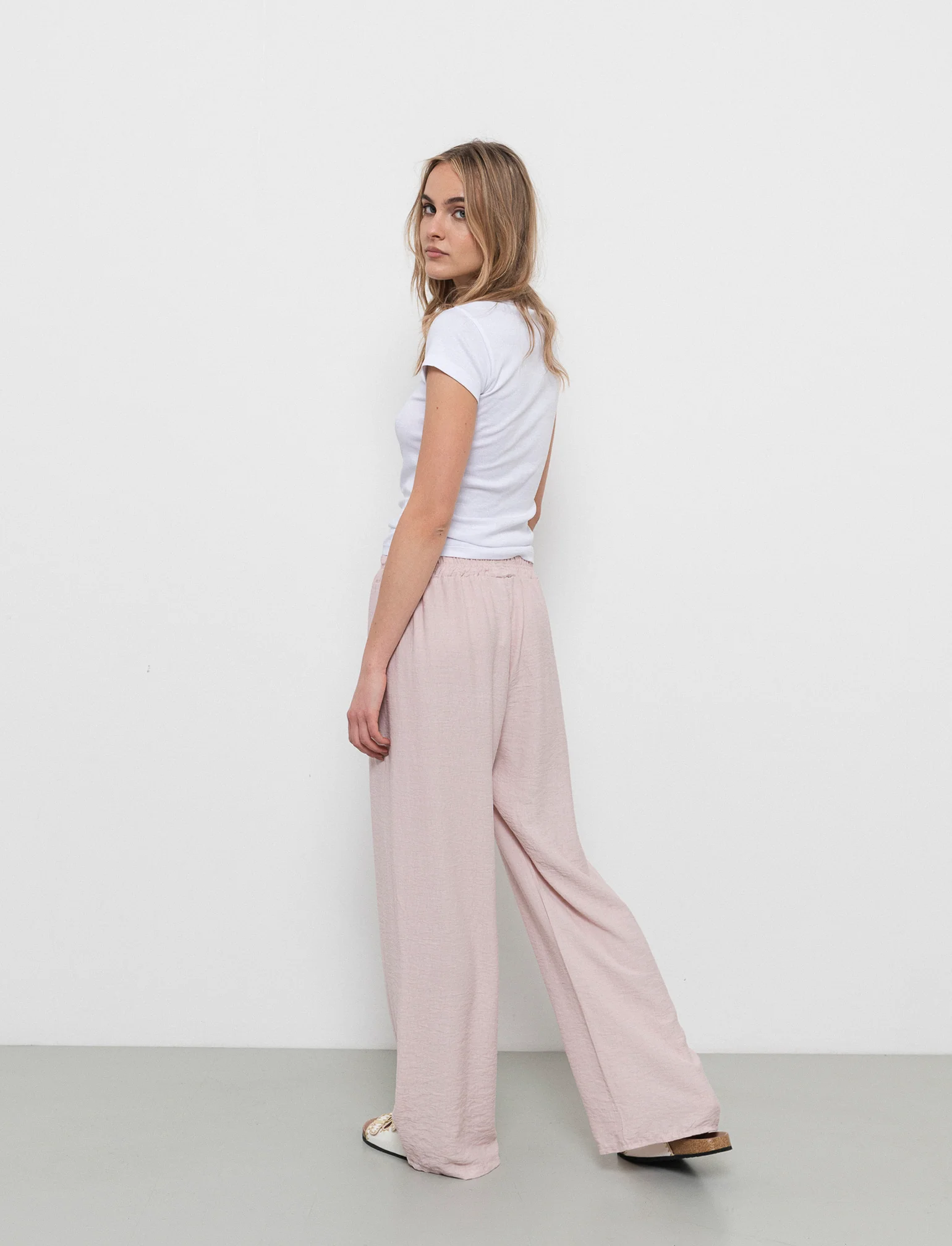Pantalone con elastico e lacci in vita - Rosa