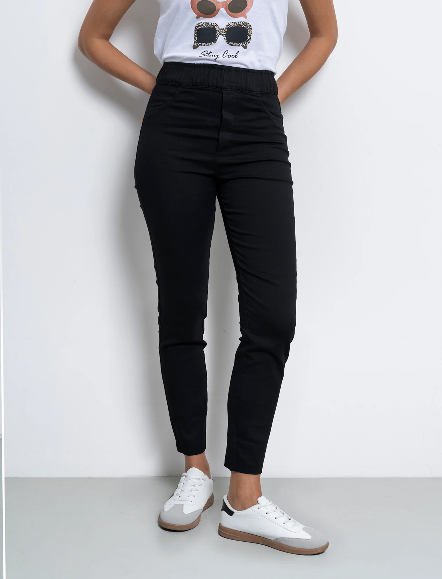 Pantalone con elastico in vita da donna - Nero