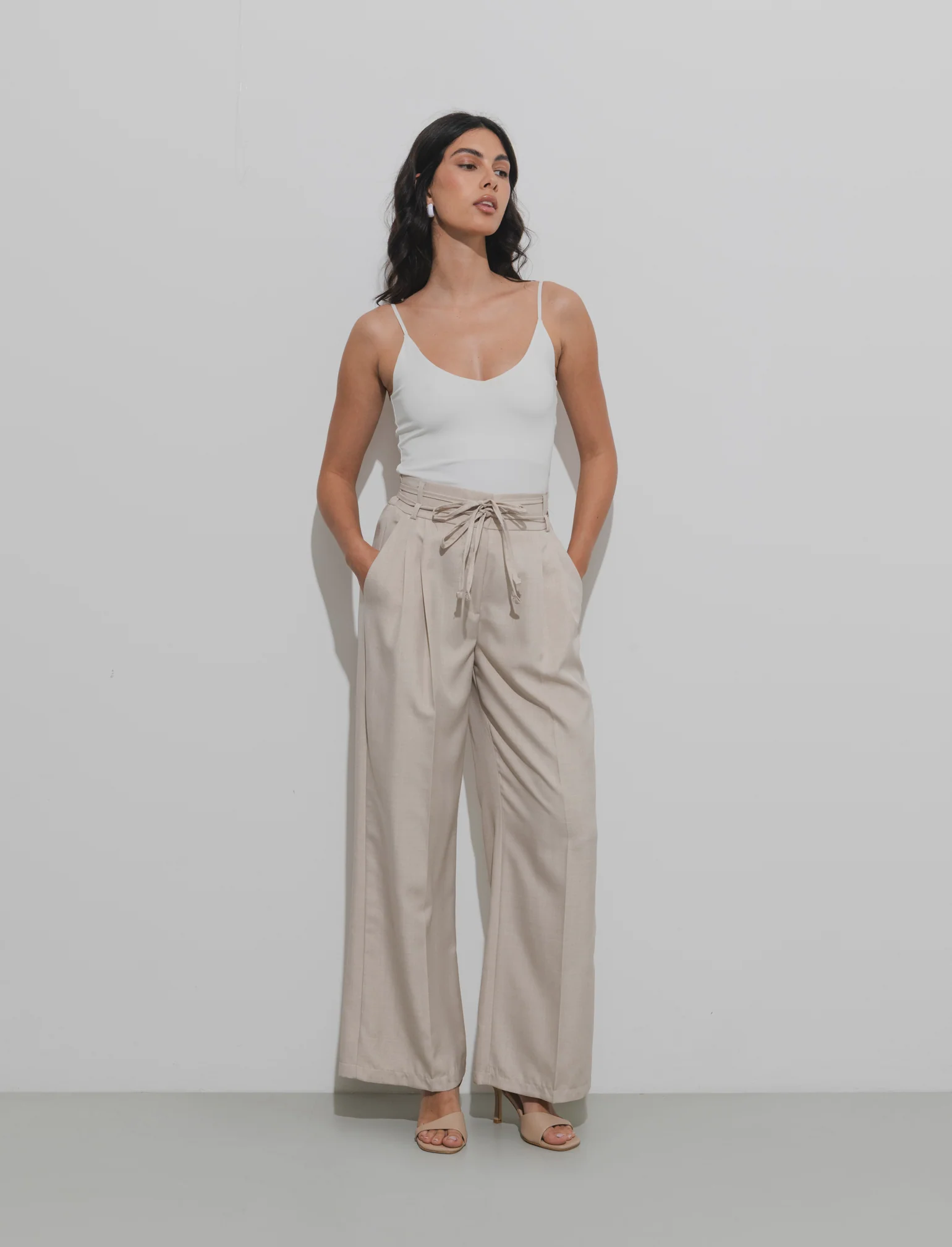 PANTALONE CON LACCI - Beige - Image 3
