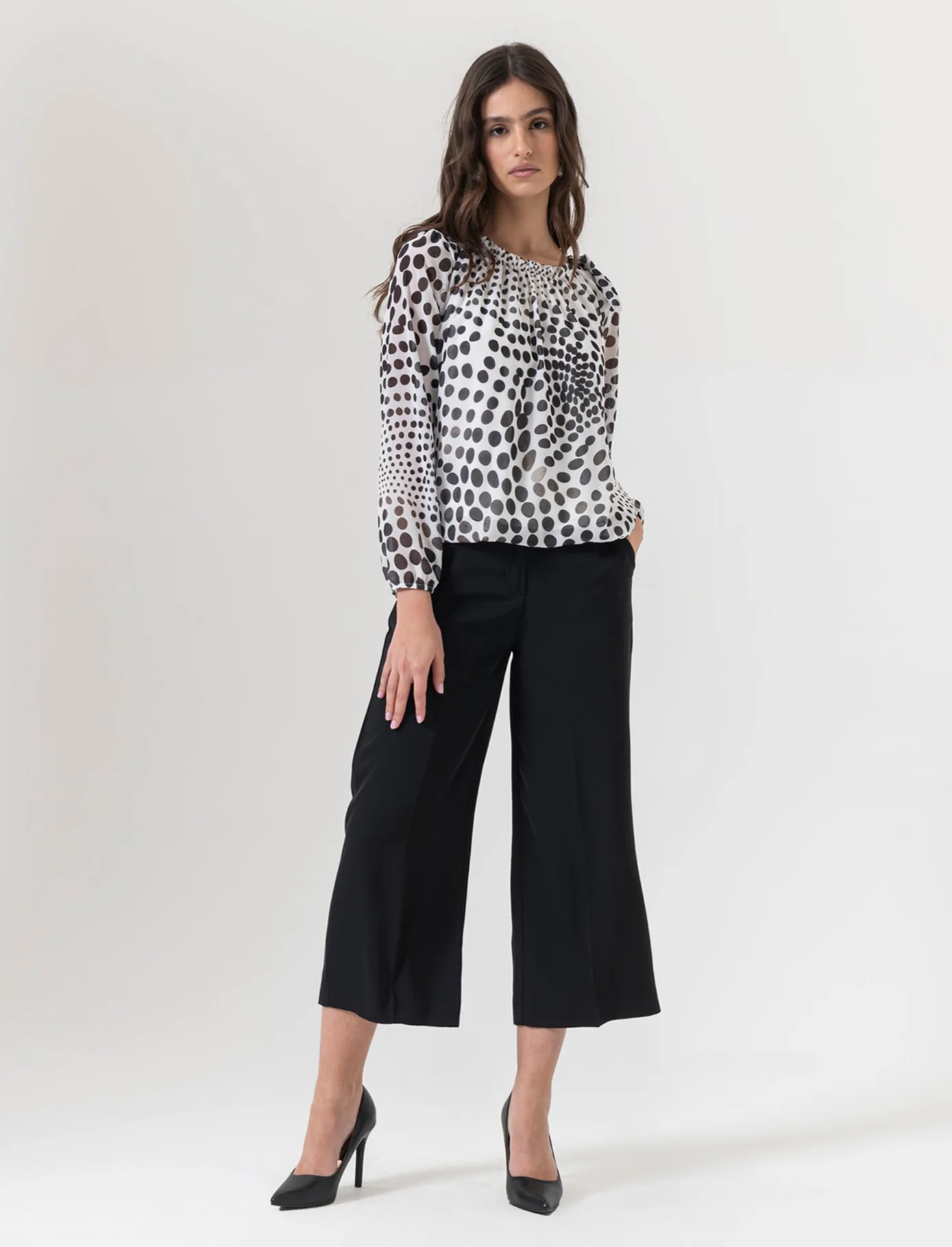 Pantalone coulotte con tasche ed elastico al dietro - Nero - Image 3